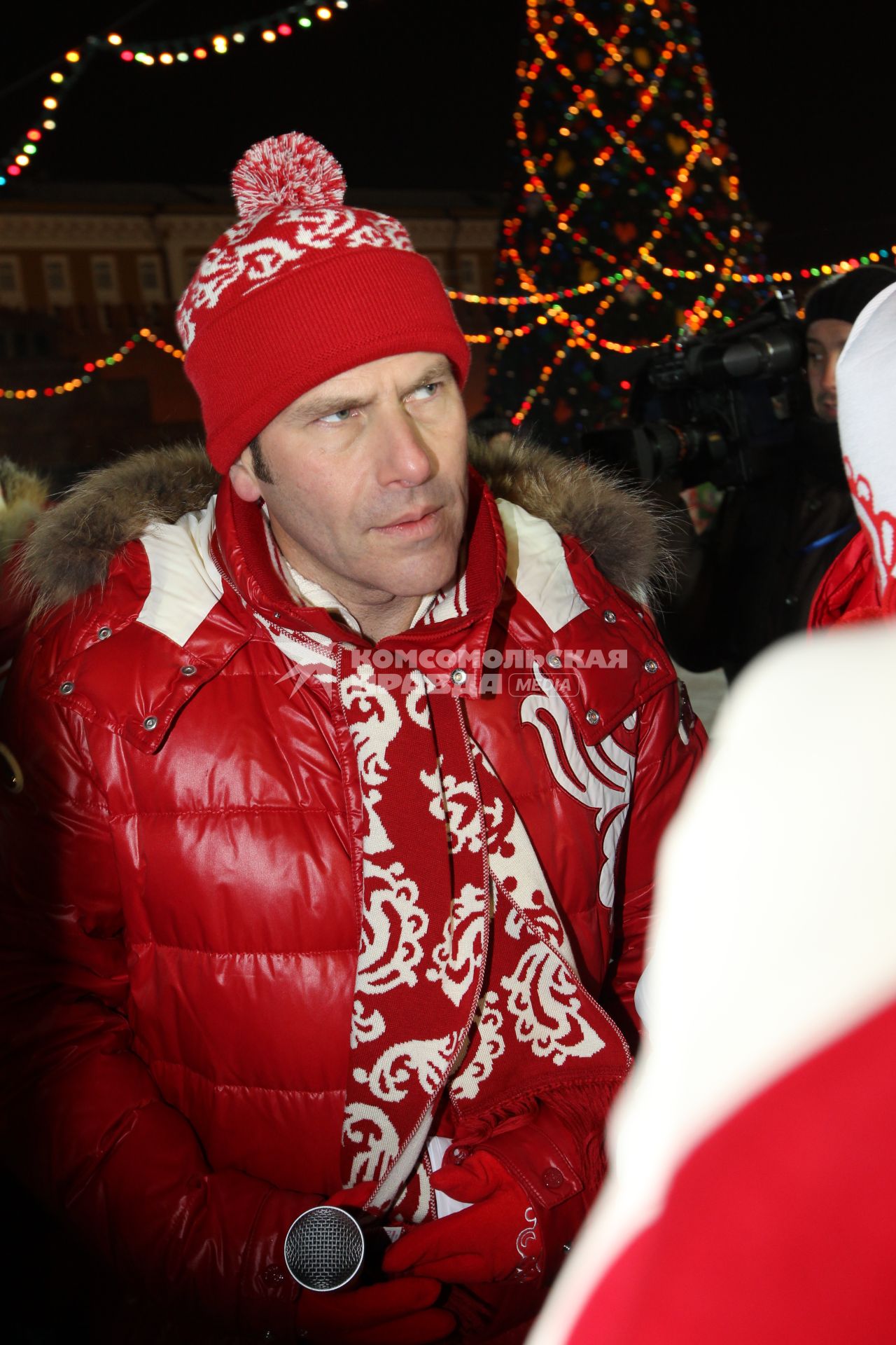 5 декабря 2010 года. Открытие ГУМ-Катка на Красной площади. На снимке: телеведущий Михаил Шац.