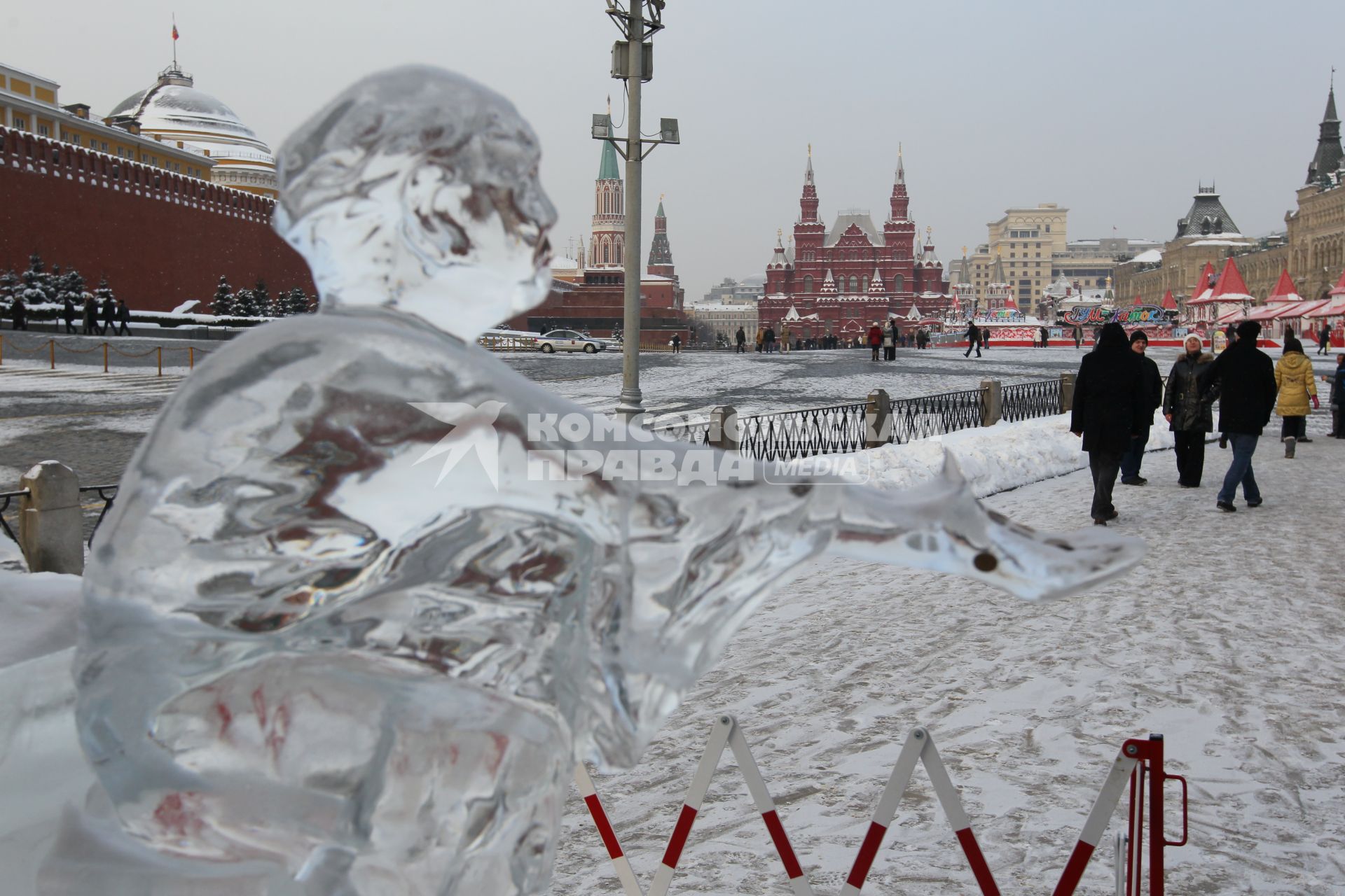 27 января 2011. Ледовые скульптуры на Красной площади.