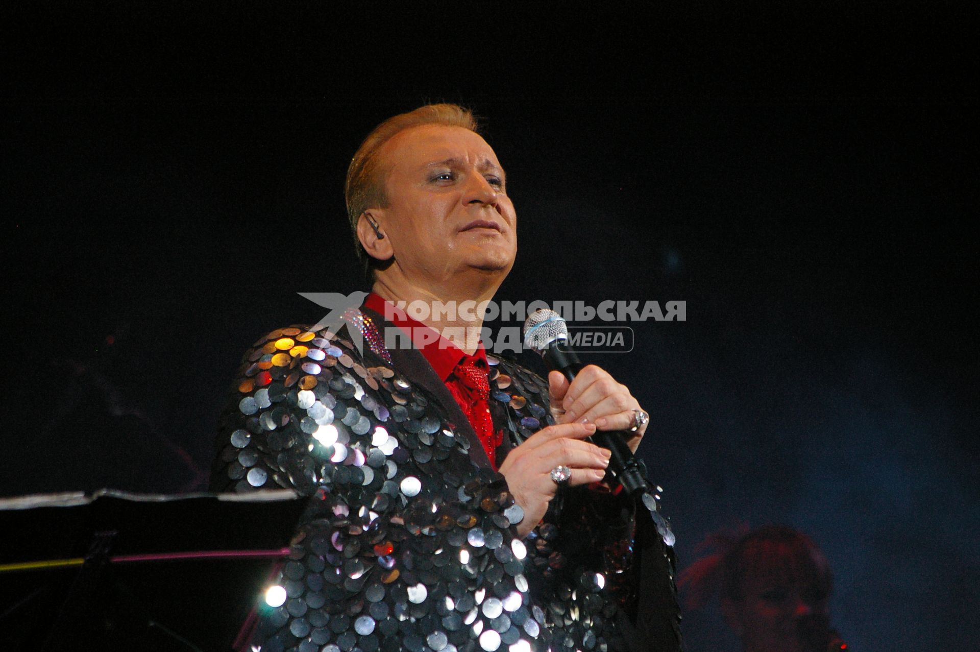 Сергей Пенкин на концерте в Саратове, 2 апреля 2009 года.