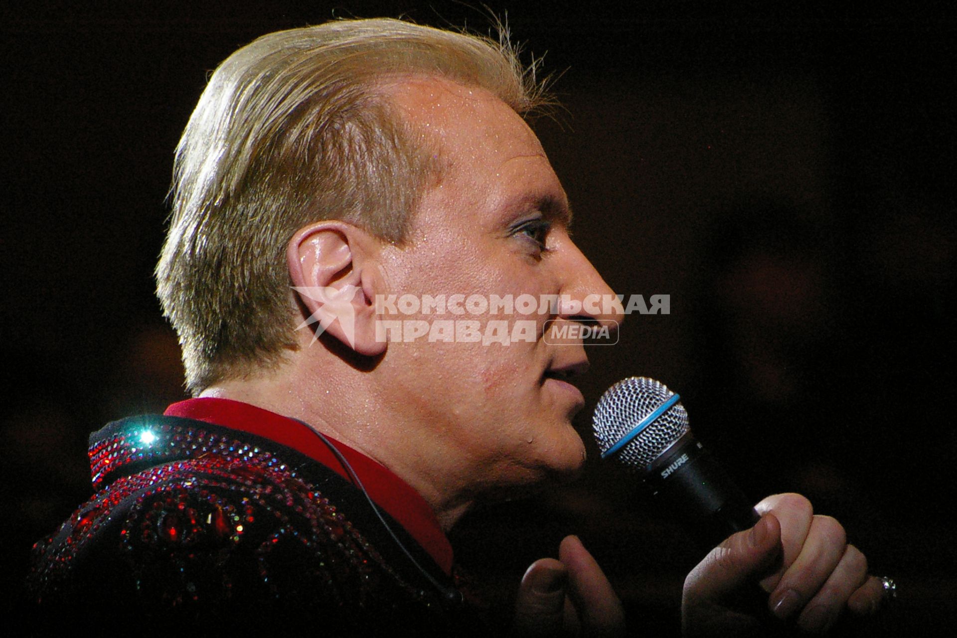 Сергей Пенкин на концерте в Саратове, 2 апреля 2009 года.