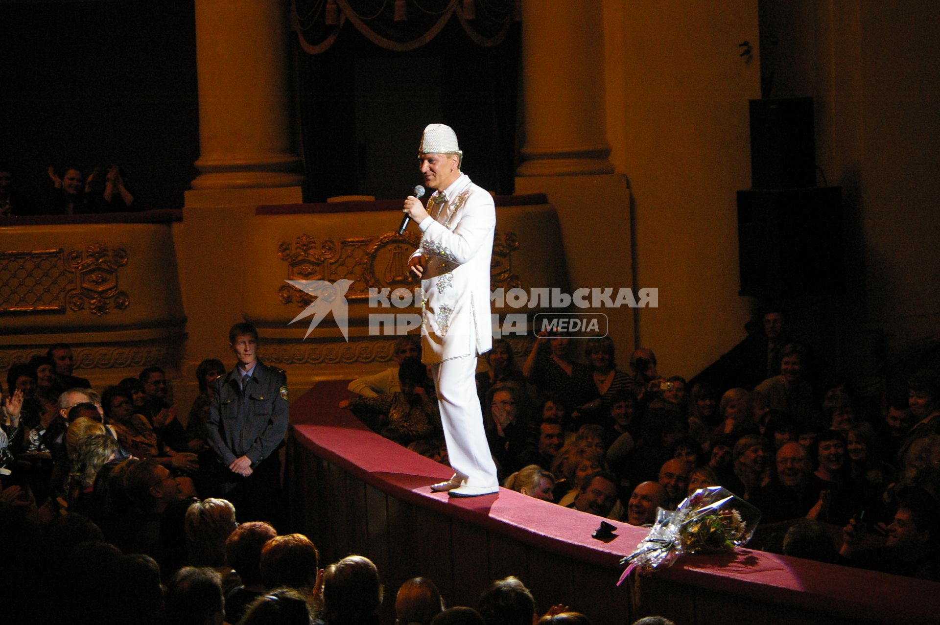 Сергей Пенкин на концерте в Саратове, 2 апреля 2009 года.