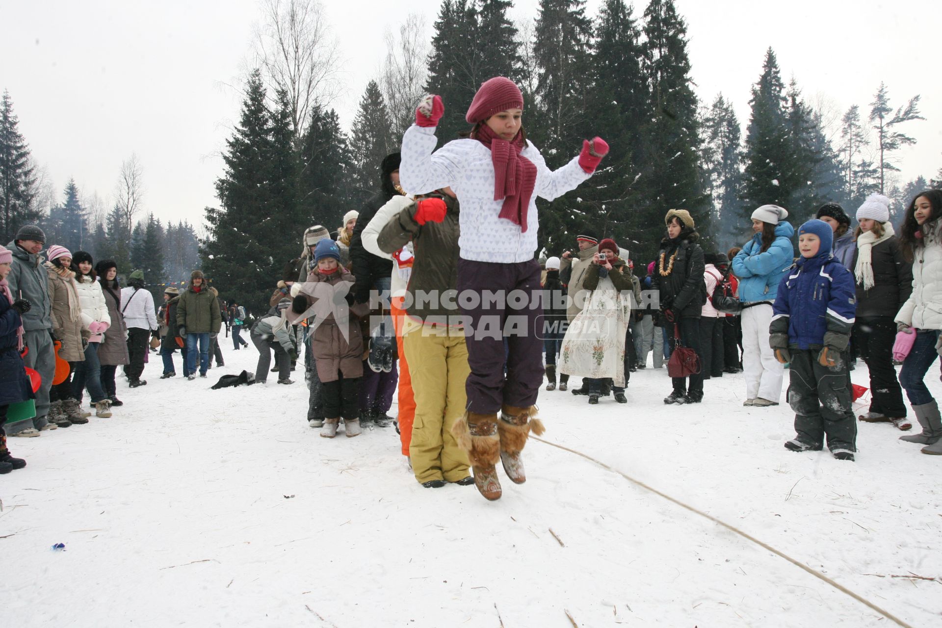 14 февраля 2010 года. Радищево. Масленица 2010. Скакалка