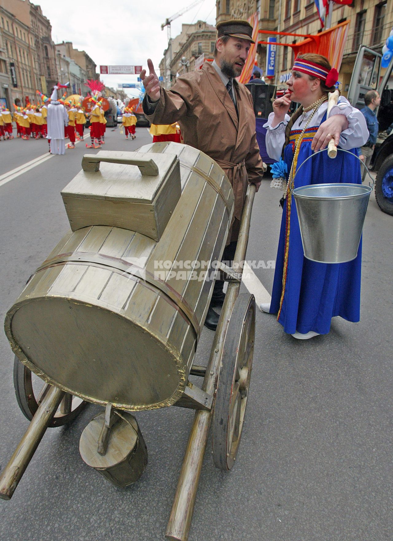 ежегодный санкт-петербургский карнавал в честь дня города
27.05.2006