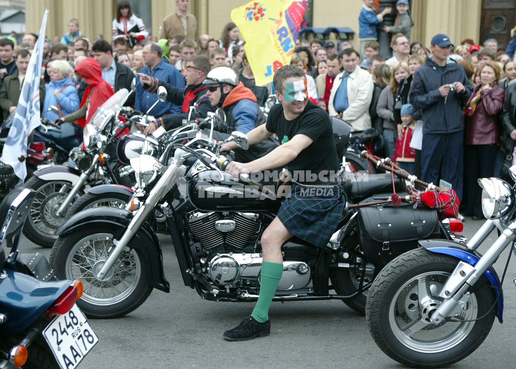 ежегодный санкт-петербургский карнавал в честь дня города
27.05.2006