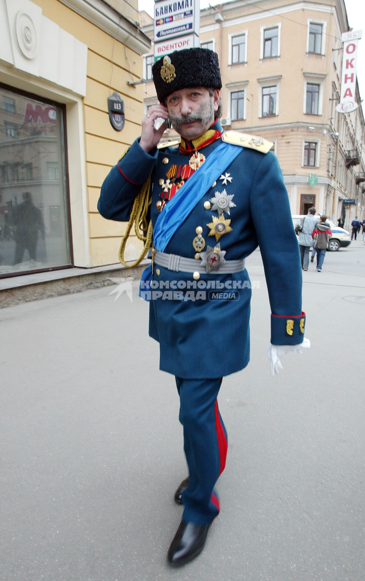 ежегодный санкт-петербургский карнавал в честь дня города
27.05.2006