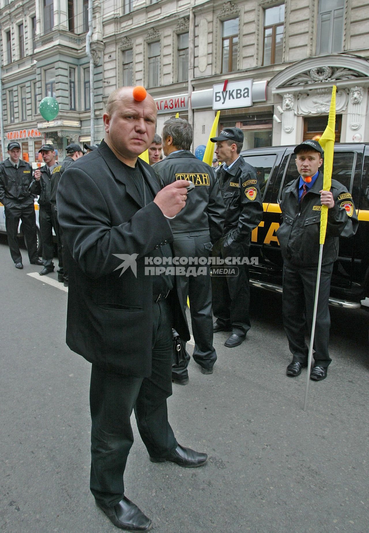 ежегодный санкт-петербургский карнавал в честь дня города
27.05.2006