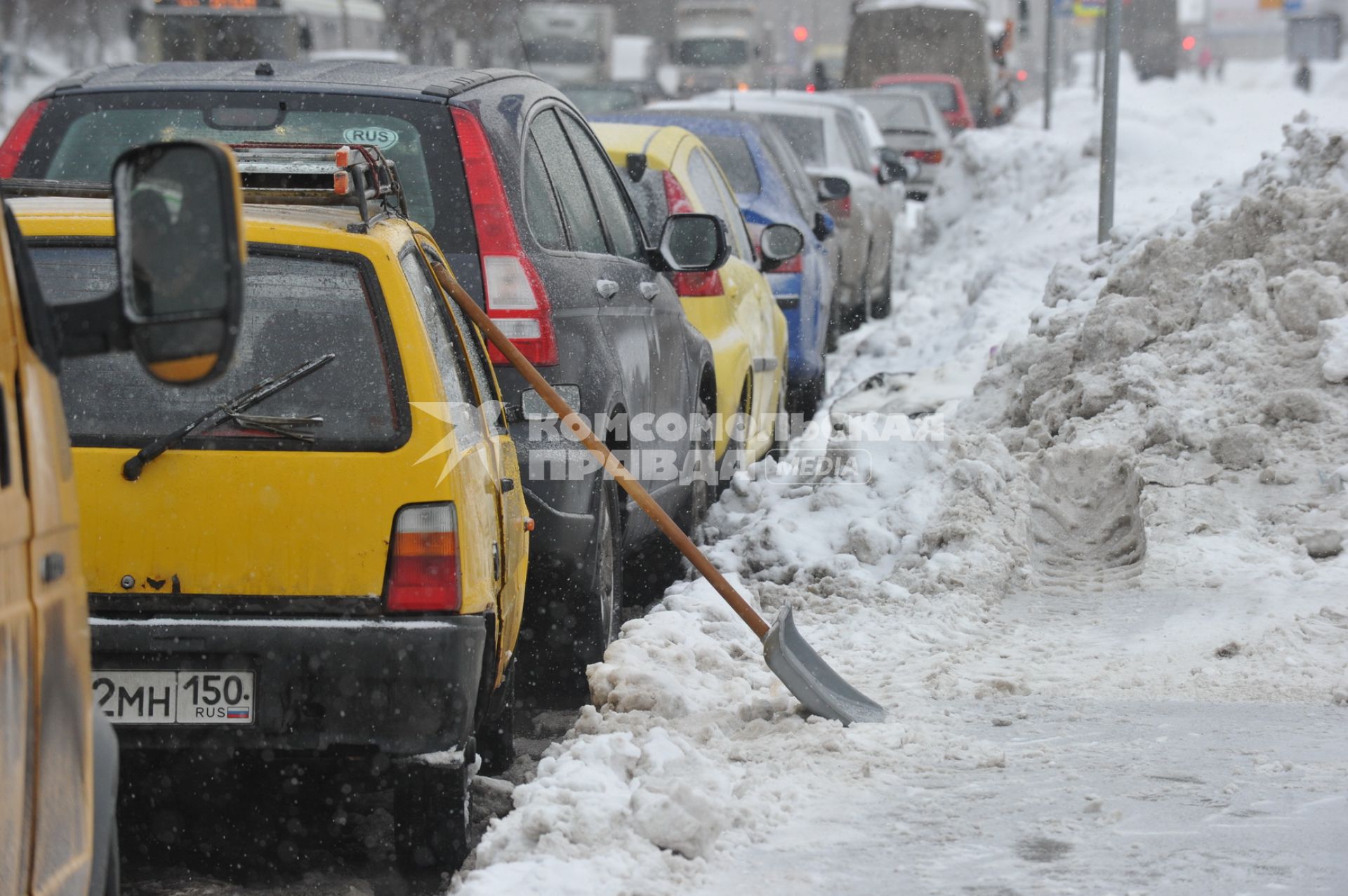 09 февраля 2011. Последствия сильного снегопада в Москве. Снегопад, уборка снега.