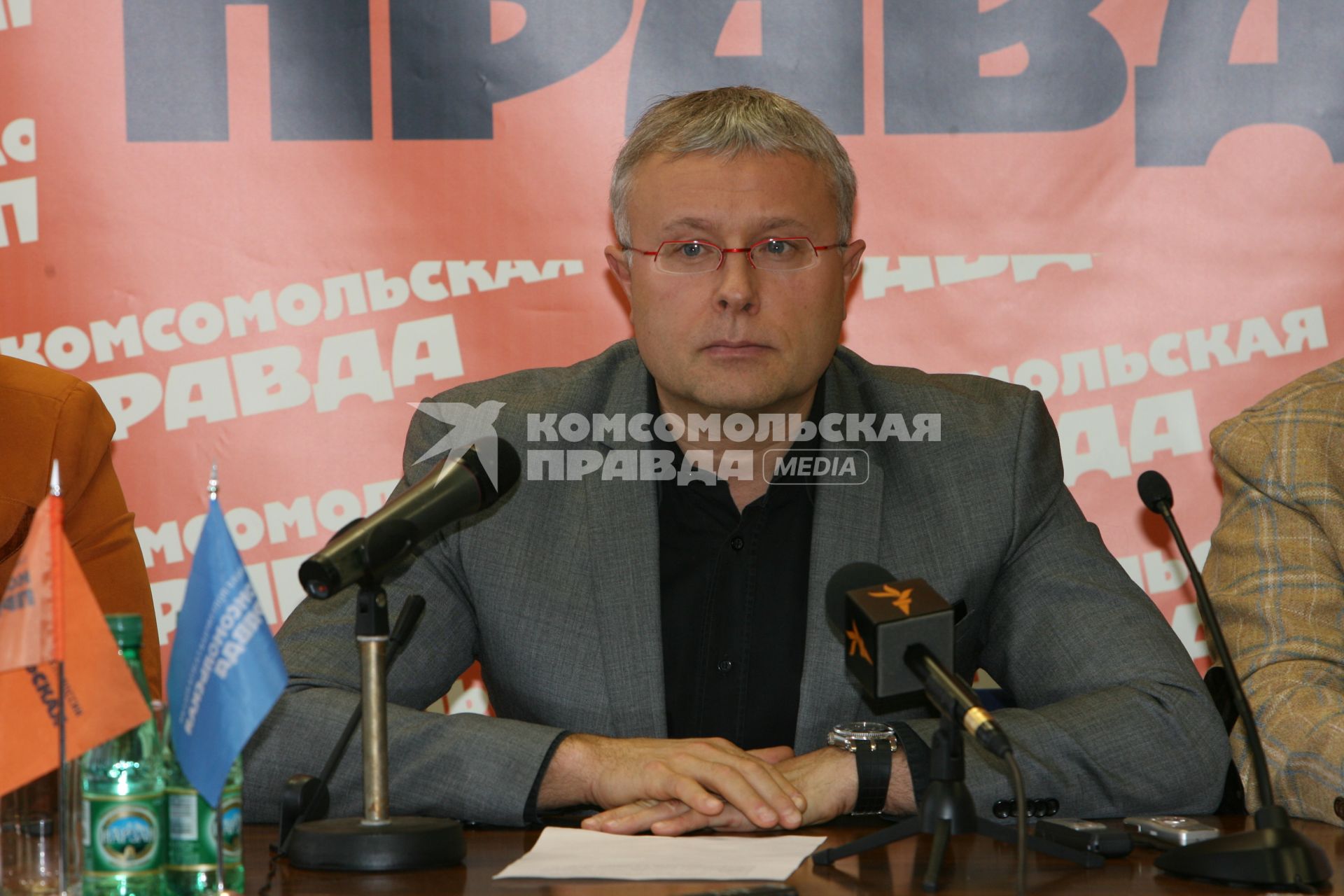 Российский предприниматель, бизнесмен Александр Лебедев на пресс-конференции в КП. 26 февраля 2008 года.