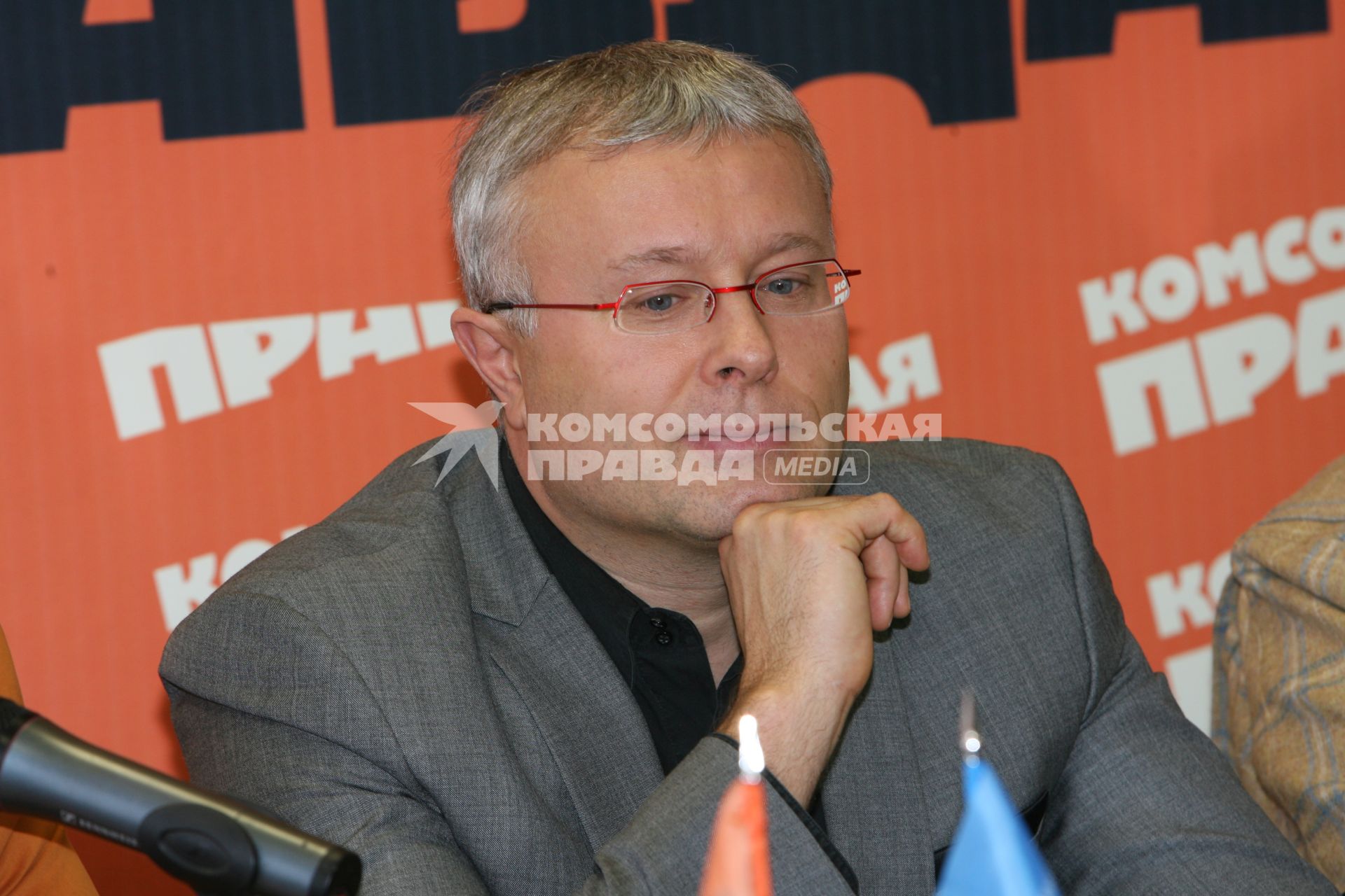 Российский предприниматель, бизнесмен Александр Лебедев на пресс-конференции в КП. 26 февраля 2008 года.