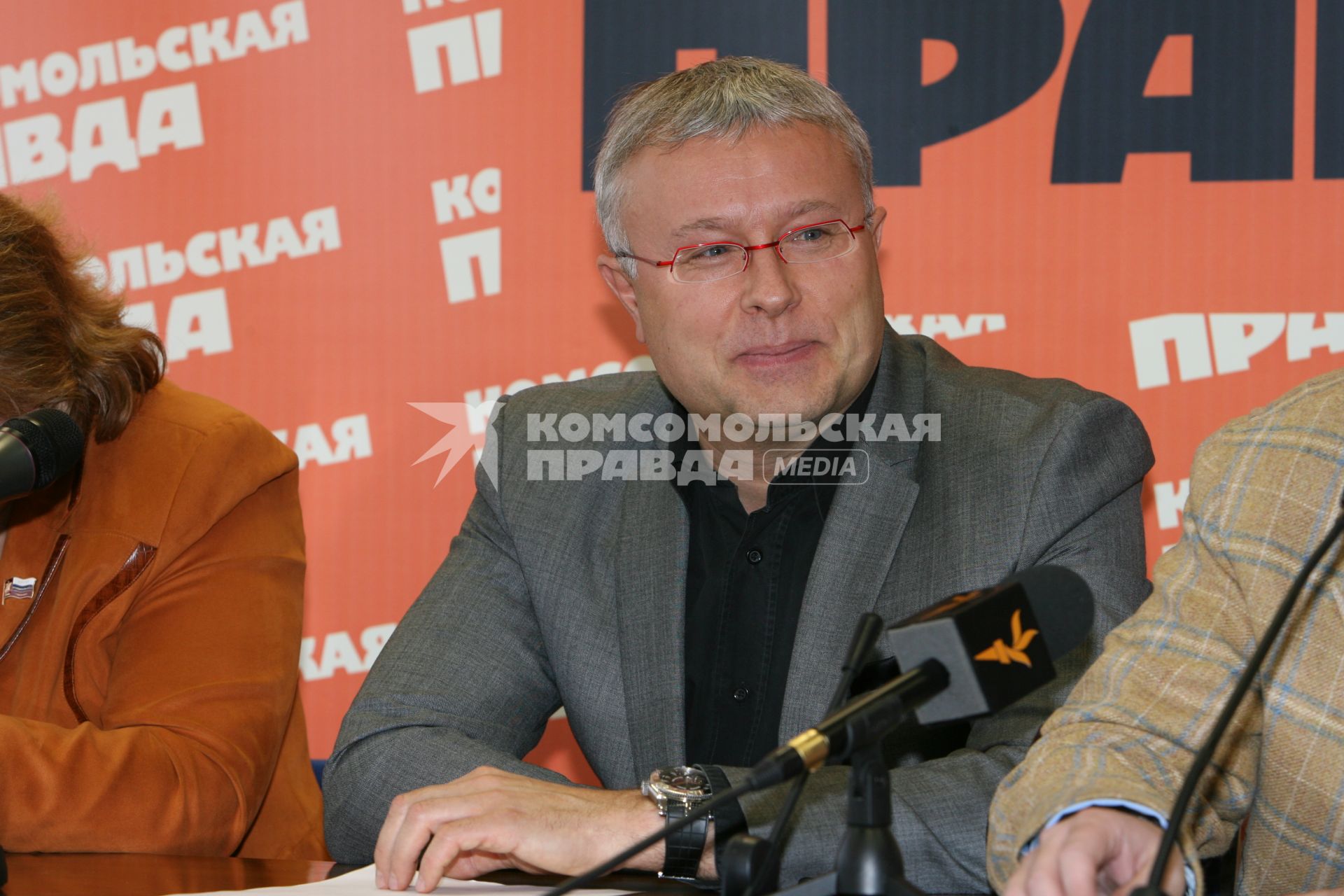 Российский предприниматель, бизнесмен Александр Лебедев на пресс-конференции в КП. 26 февраля 2008 года.