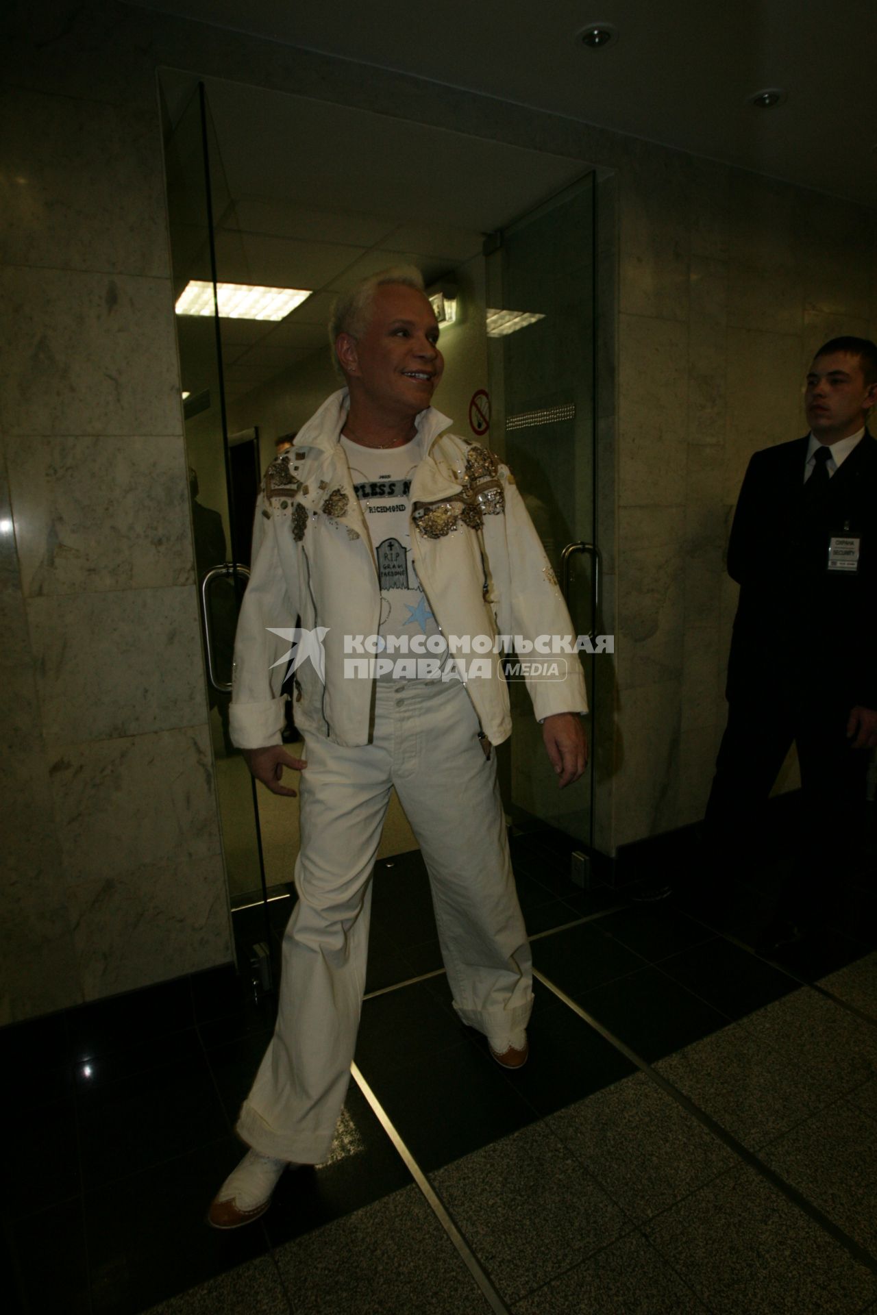 8 марта 2007 года. Кремлевский дворец. Шоу Валентина Юдашкина. На снимке: певец Борис Моисеев.
