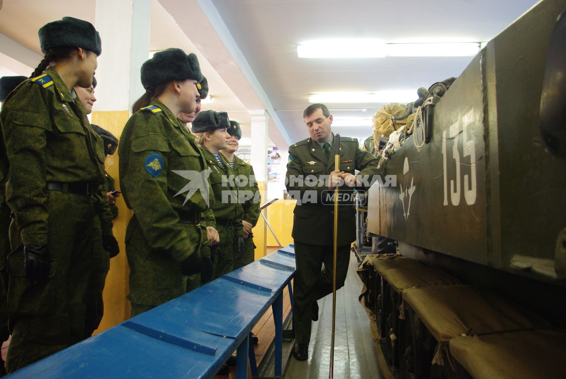 Девушки- курсанты 2 взвода рязанского десантного училища, Рязань, 18 февраля 2011 года. РВВДКУ, десантники, быт, учеба, занятия, армия, военная форма, женщины в армии