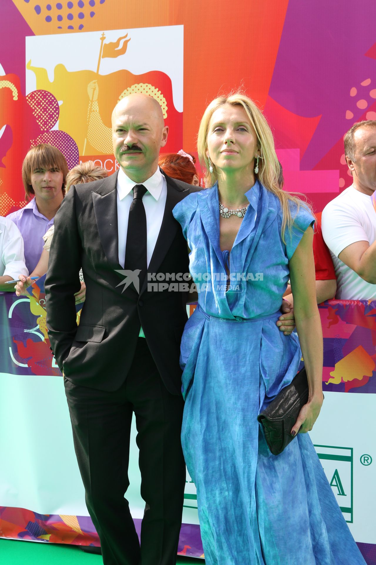 26 июня 2010 года. Кинотеатр ПУШКИНСКИЙ. 32-й Московский международный кинофестиваль (ММКФ). Закрытие. На снимке: режиссер Федор Бондарчук и его супруга главный редактор журнала HELLO! Светлана Бондарчук.