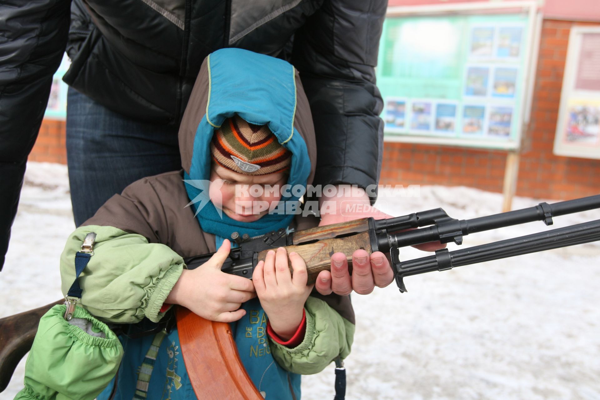 Военно -спортивная игра \"Вперед, мальчишки\", Москва, 26 февраля 2011 года.