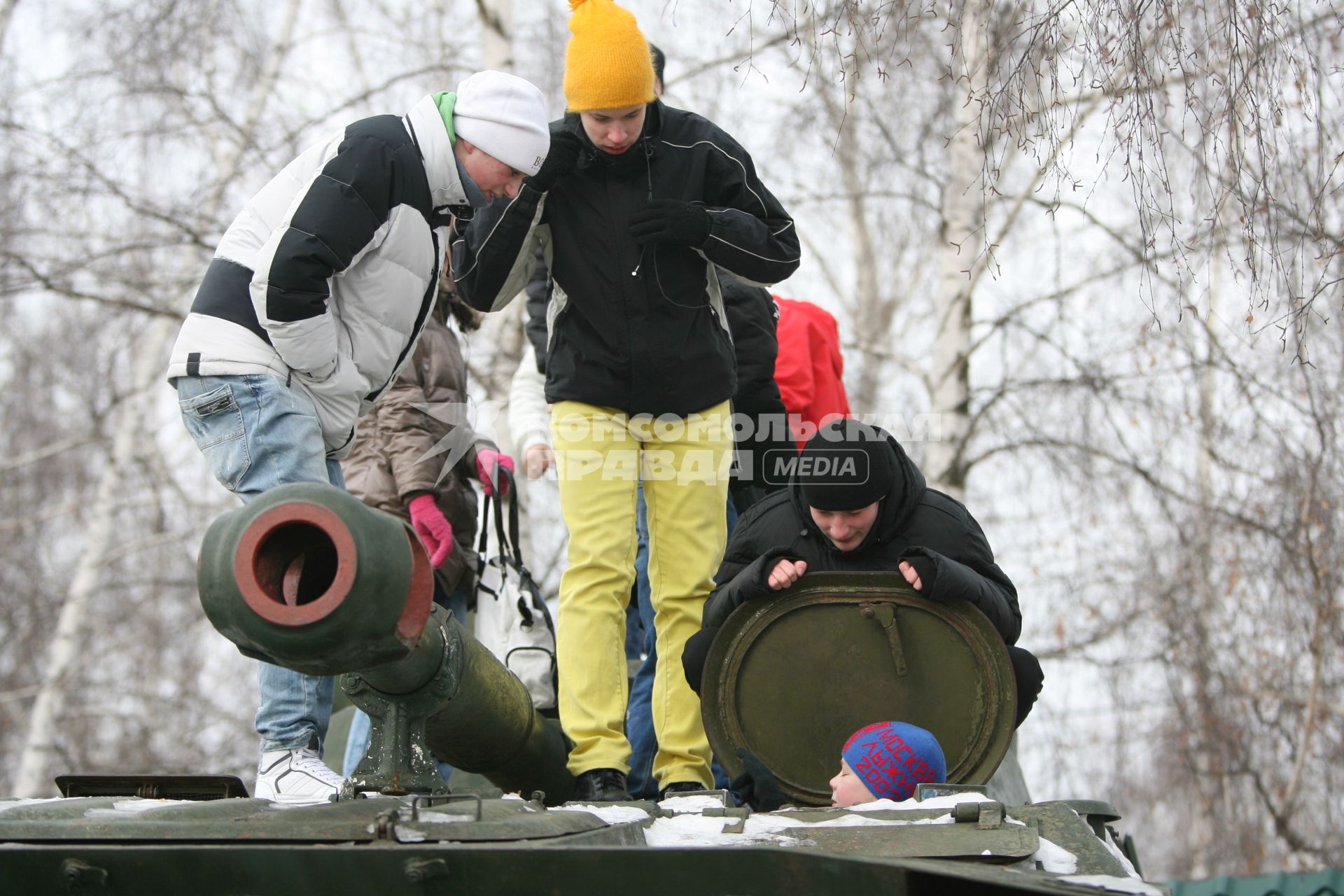 Военно -спортивная игра \"Вперед, мальчишки\", Москва, 26 февраля 2011 года.