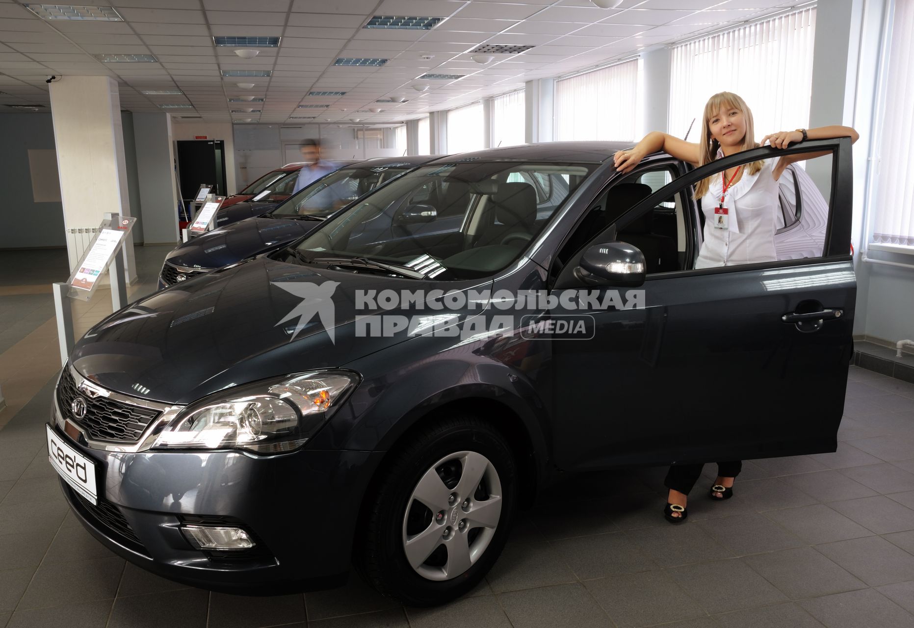 11 августа 2010, Волгоград. Автосалон KIA