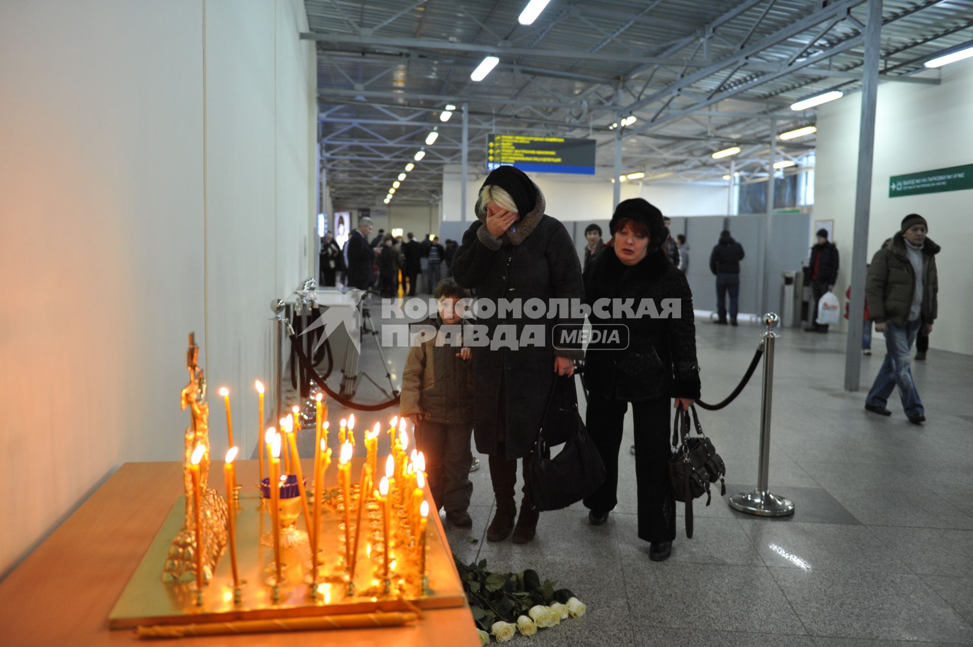 4 марта 2011. Панихида по погибшим от взрыва в аэропорту ДОМОДЕДОВО. Теракт, траур.