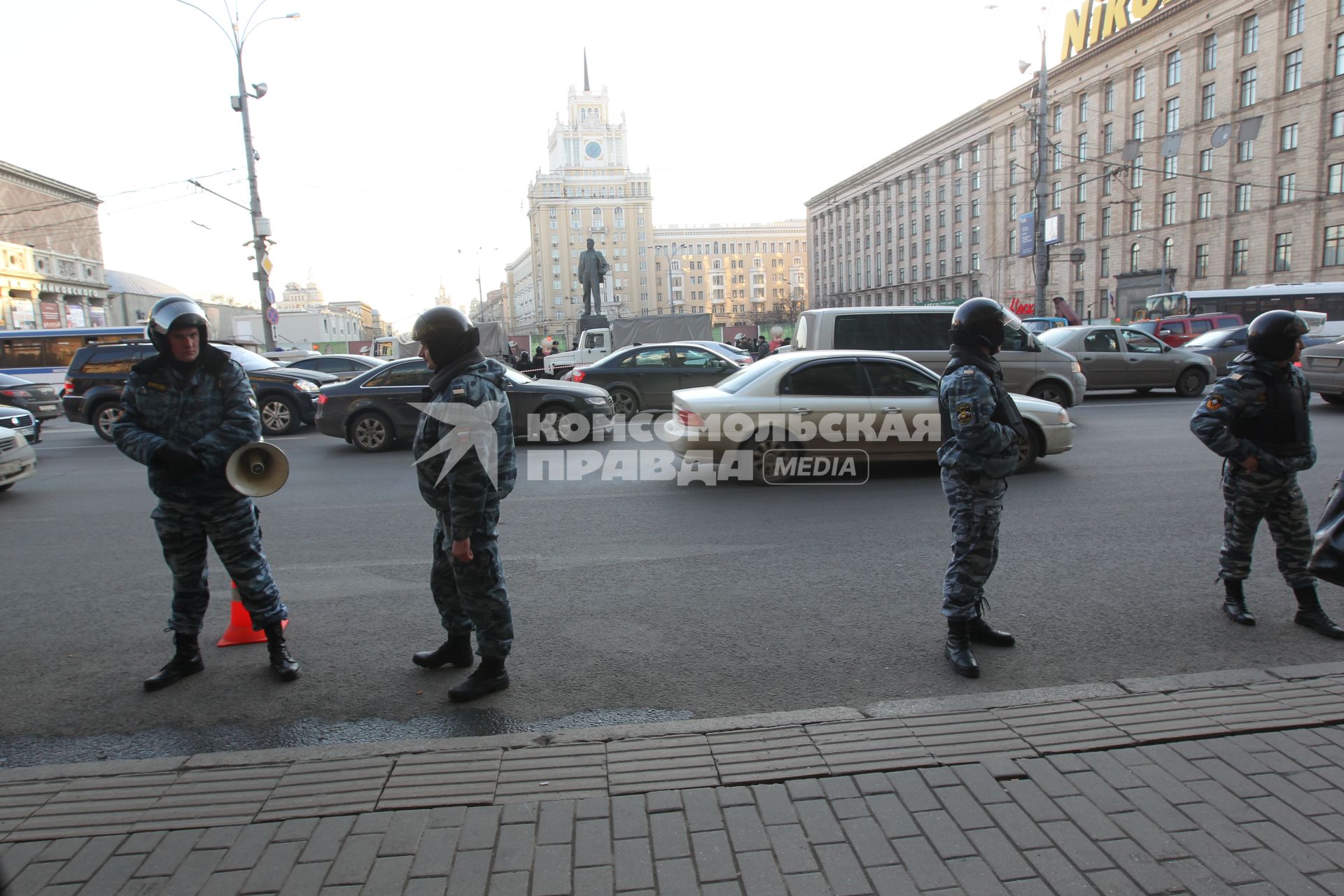 31 марта 2011 года. Россия,  Москва. Митинг оппозиции с Триумфальной площади на Пушкинскую.