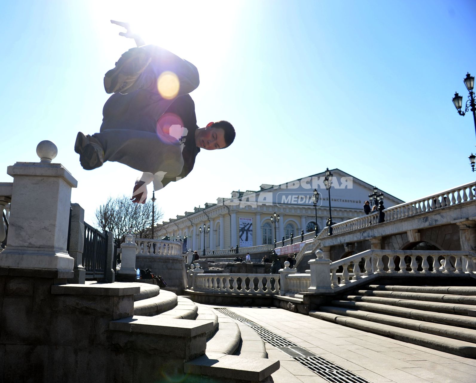 04 апреля 2011 г. Россия, Москва. Манежная площадь. Молодежь, спорт, Паркур.