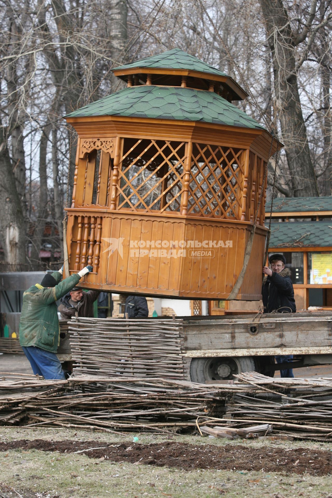 Центральный парк имени Горького- начало благоустройства и реконструкции, Москва, 12 апреля 2011 года