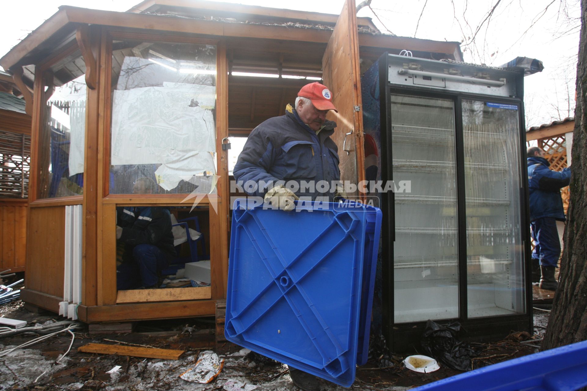 Центральный парк имени Горького- начало благоустройства и реконструкции, Москва, 12 апреля 2011 года