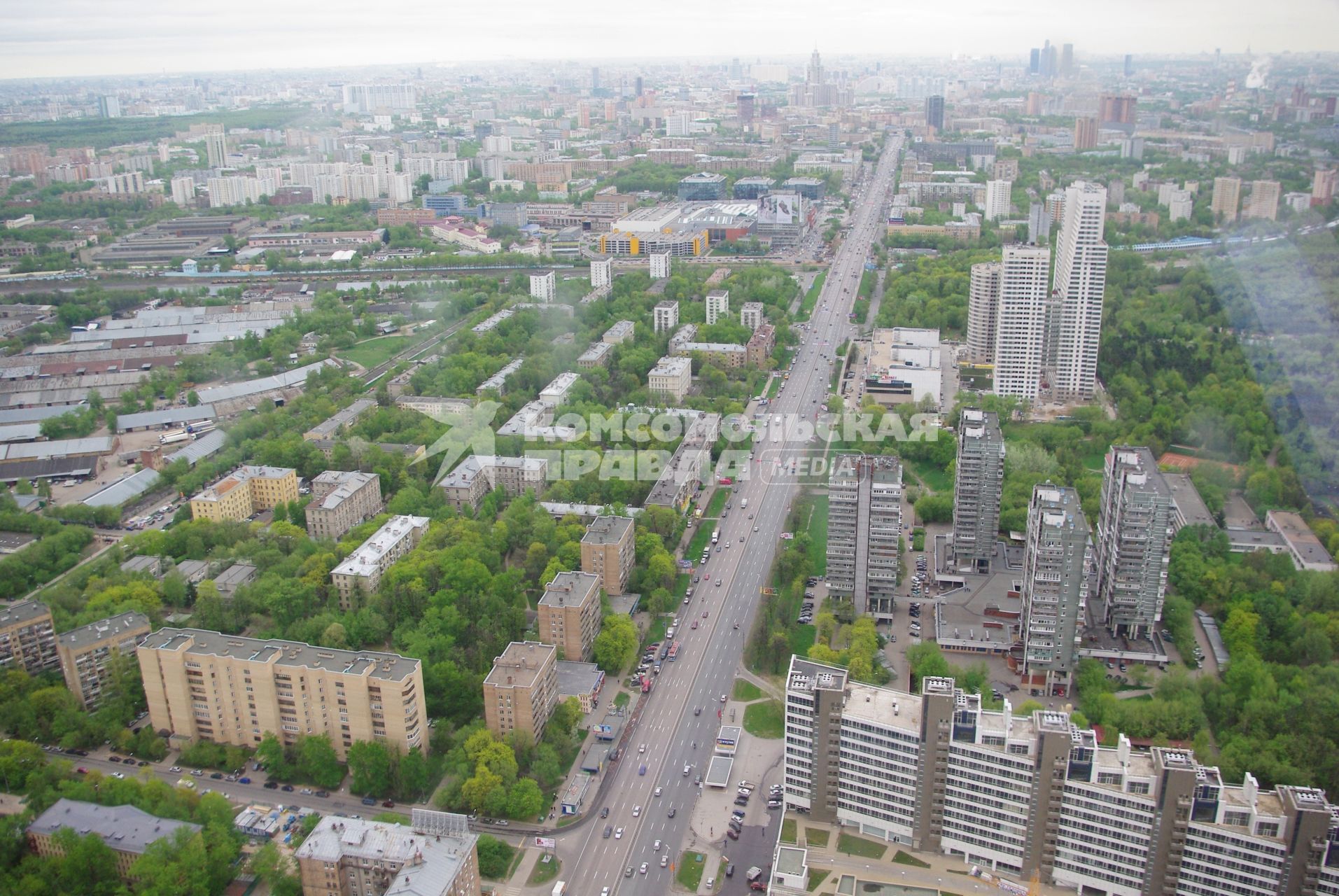 Вид на улицы города с высоты птичьего полета, Москва, 6 мая 2010 года,