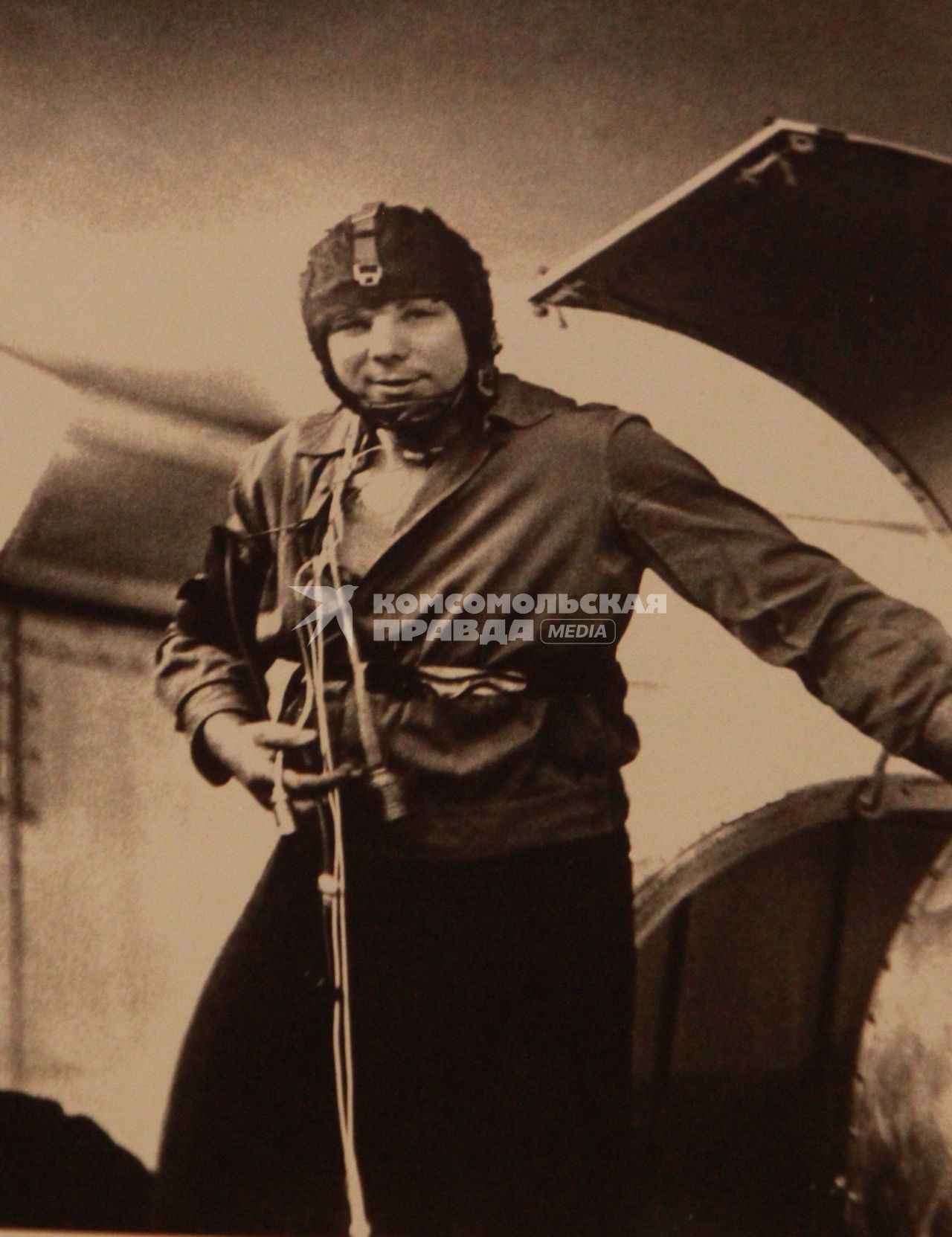 Юрий Гагарин. фотографии взяты из ГосНИИ военной медицины Министерства обороны РФ. Репродукция Сергей Шахиджанян Государственный Научно-исследовательский институт военной медицины Министерства Обороны Российской Федерации (ГосНИИ ВМ МО РФ). Москва.