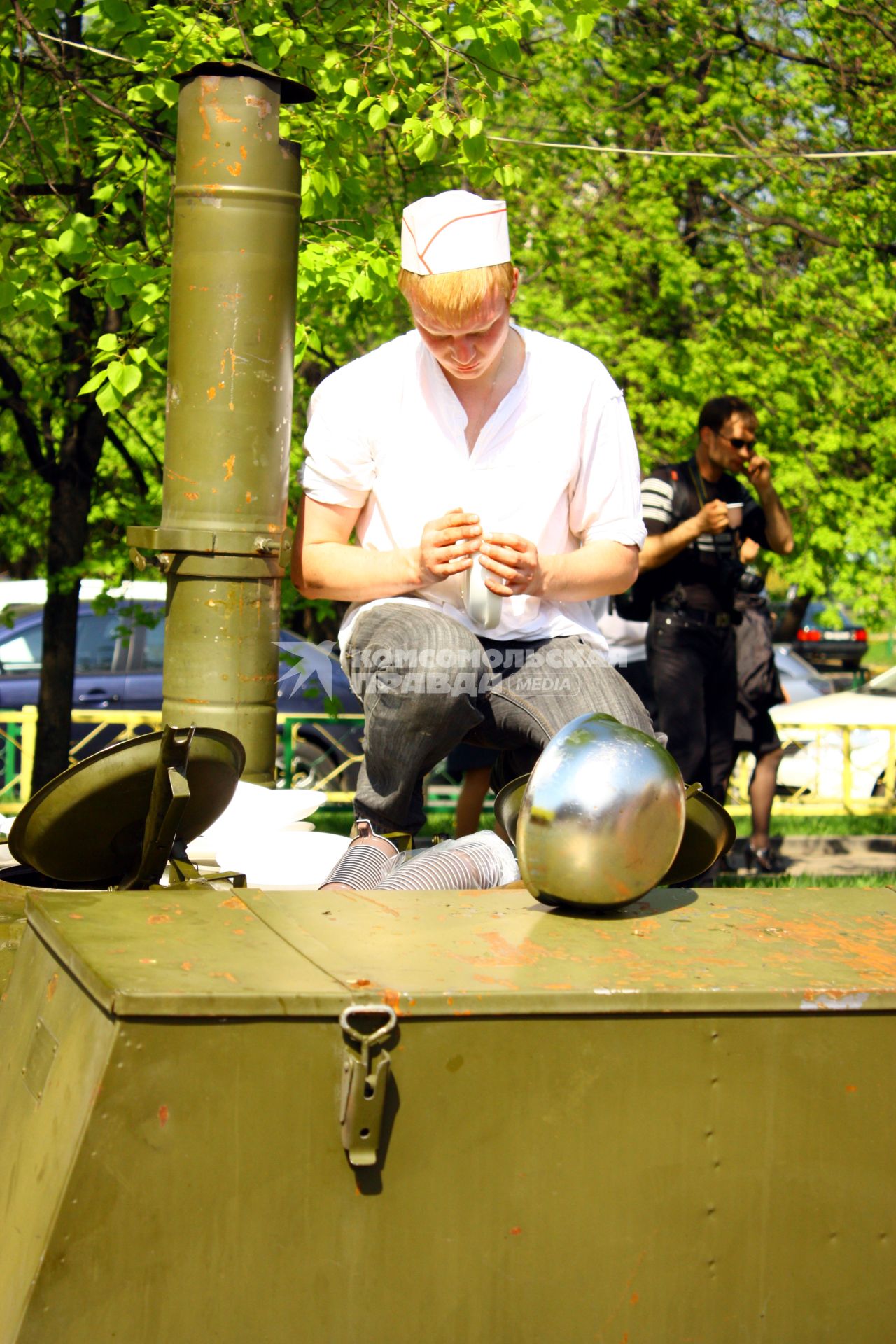 Москва 09 мая 2010 год. Военно-полевая кухня. Армейская еда.