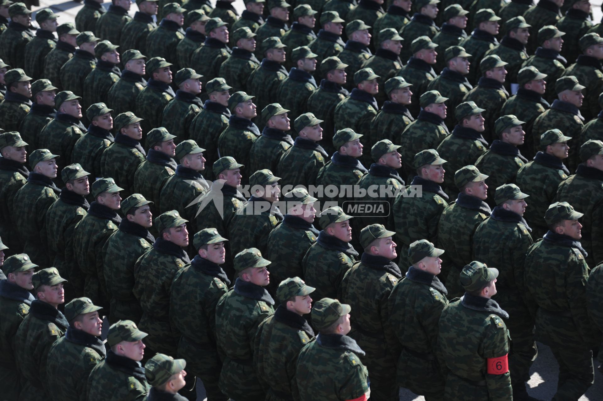 Репетиция парада Победы в Таманской дивизии в Подмосковье, Саратов, 22 апреля 2011 года