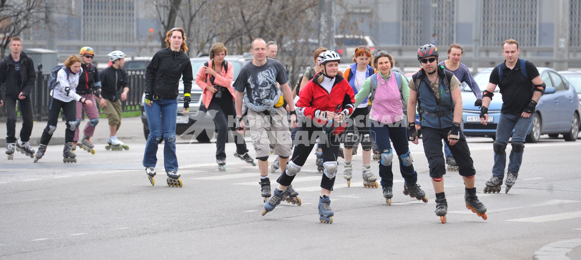 05 мая 2011г. Москва. Молодежь, ролики, активный отдых. Катание на роликах.