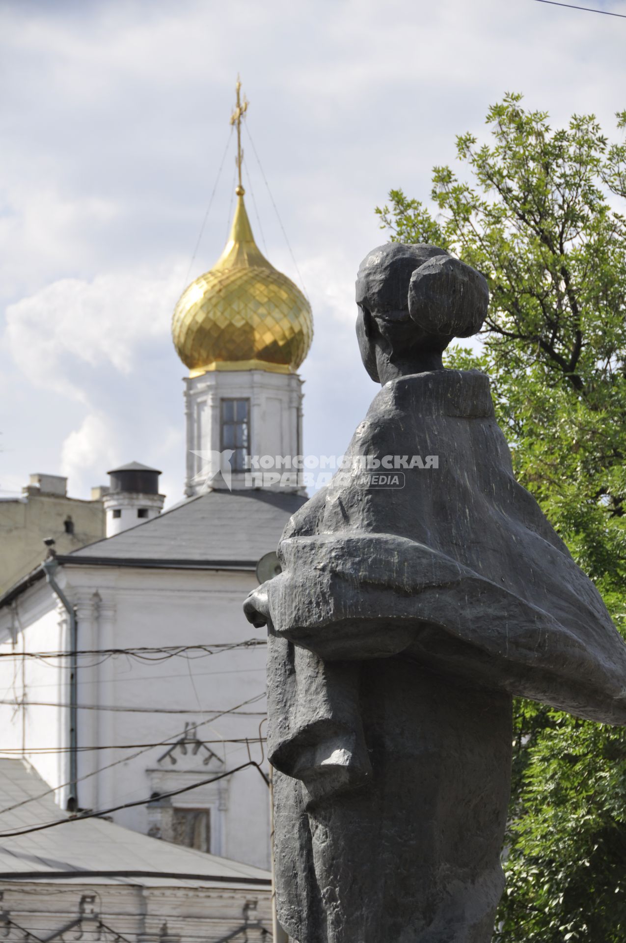 Памятик Н. К. Крупской на Сретенском бульваре в Москве.