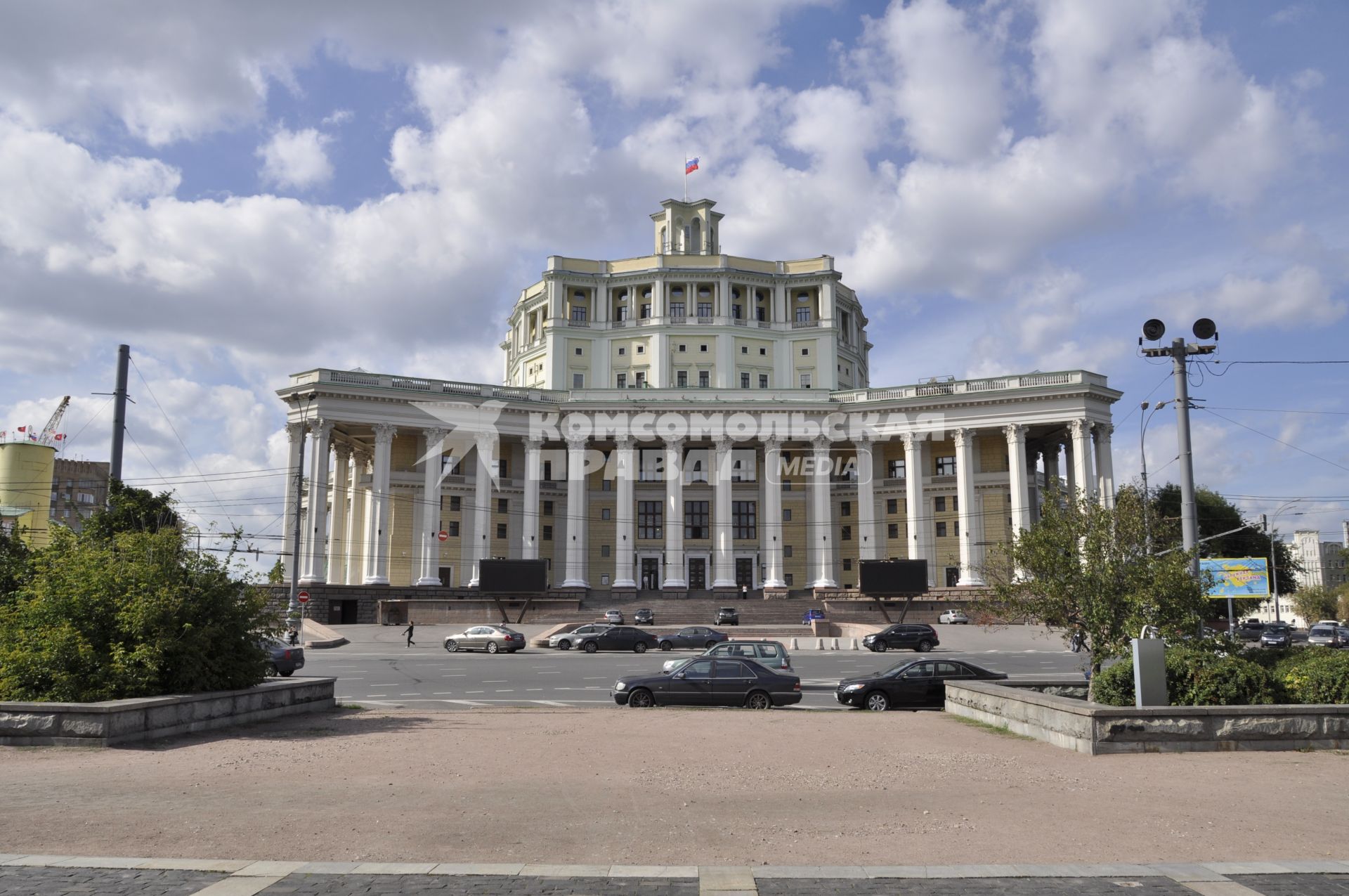 Центральный академический театр Российской армии (до 1951 года . Центральный театр Красной армии, 1951-1993 - Центральный театр Советской армии) - московский академический (с 1975) драматический театр. Располагается по адресу: Суворовская площадь, дом 2 (28 августа 2008).