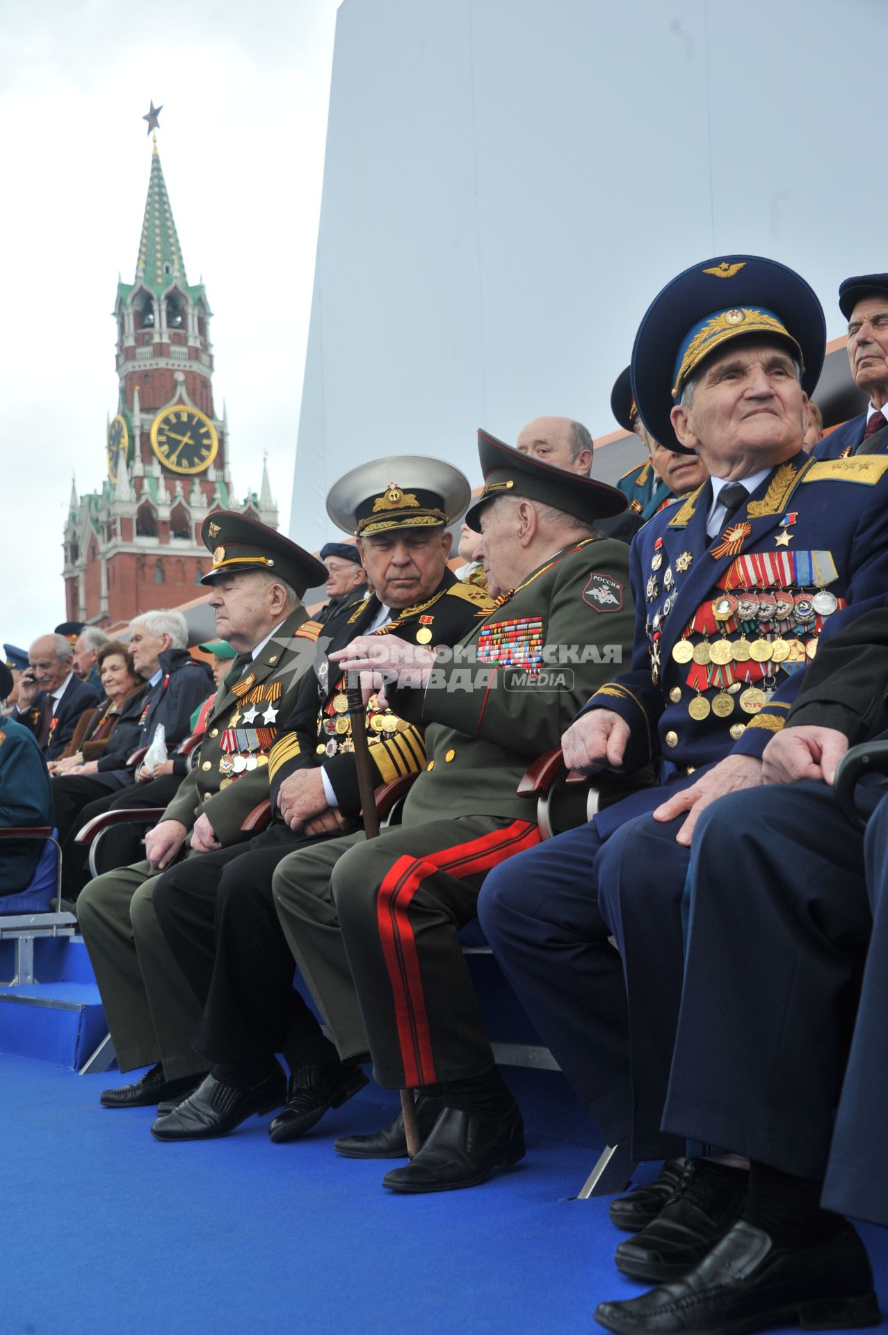 09 мая 2011г. Москва. Красная площадь. Парад, посвященный 66-й годовщине Победы в Великой Отечественной войне. На снимке: Ветераны участники ВОВ.