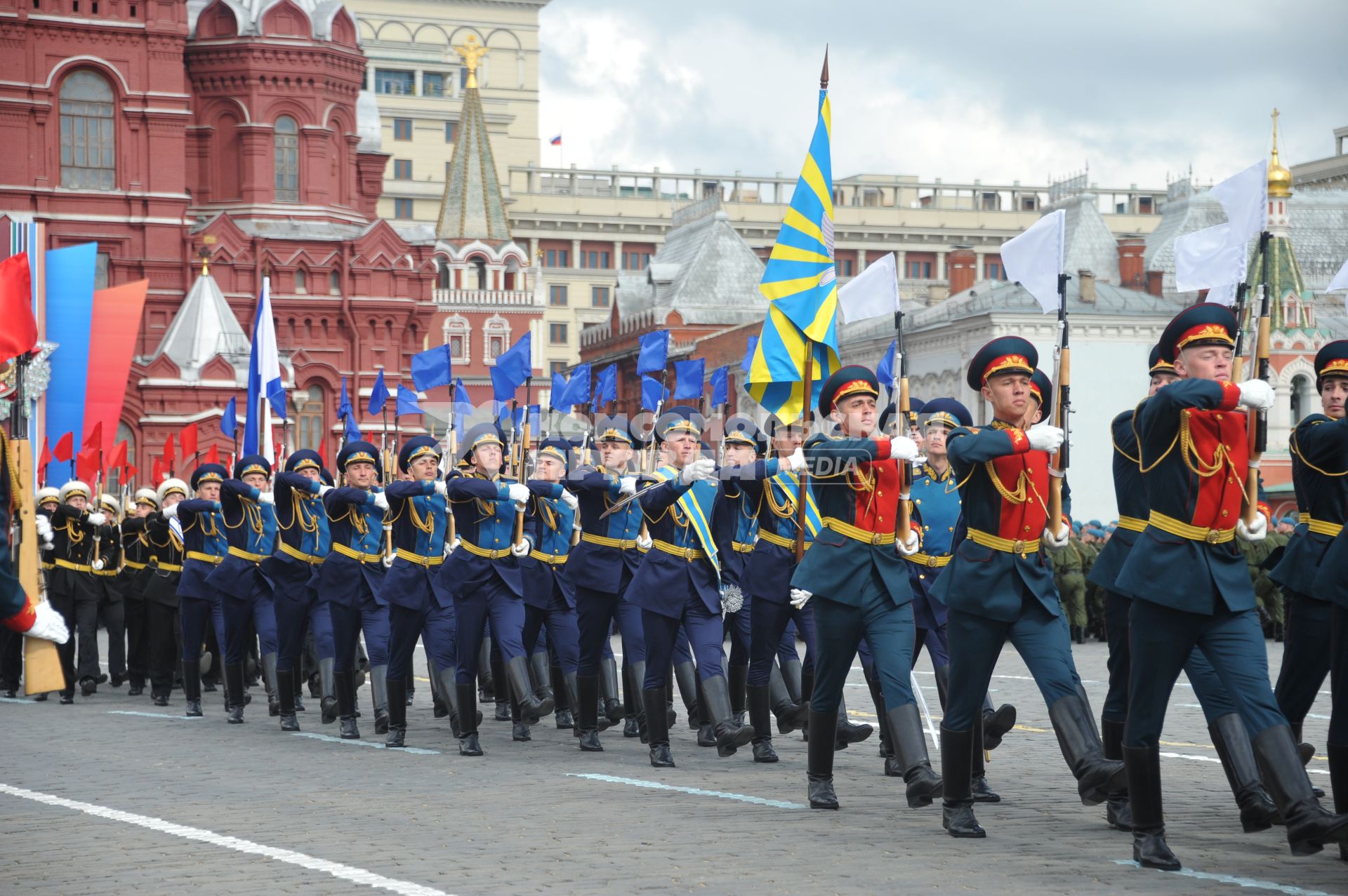 09 мая 2011г. Москва. Красная площадь. Парад, посвященный 66-й годовщине Победы в Великой Отечественной войне.