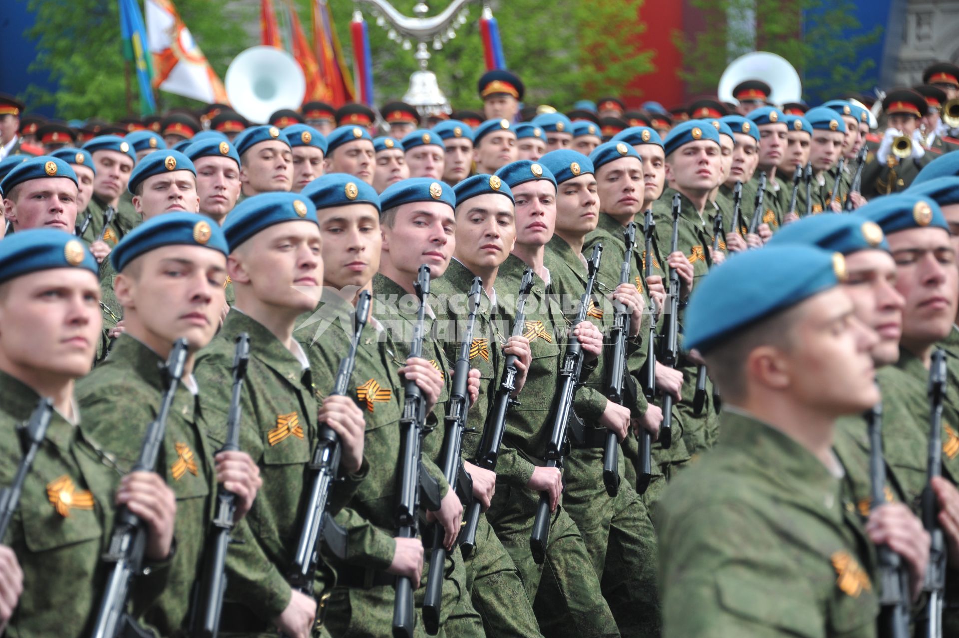 09 мая 2011г. Москва. Красная площадь. Парад, посвященный 66-й годовщине Победы в Великой Отечественной войне.