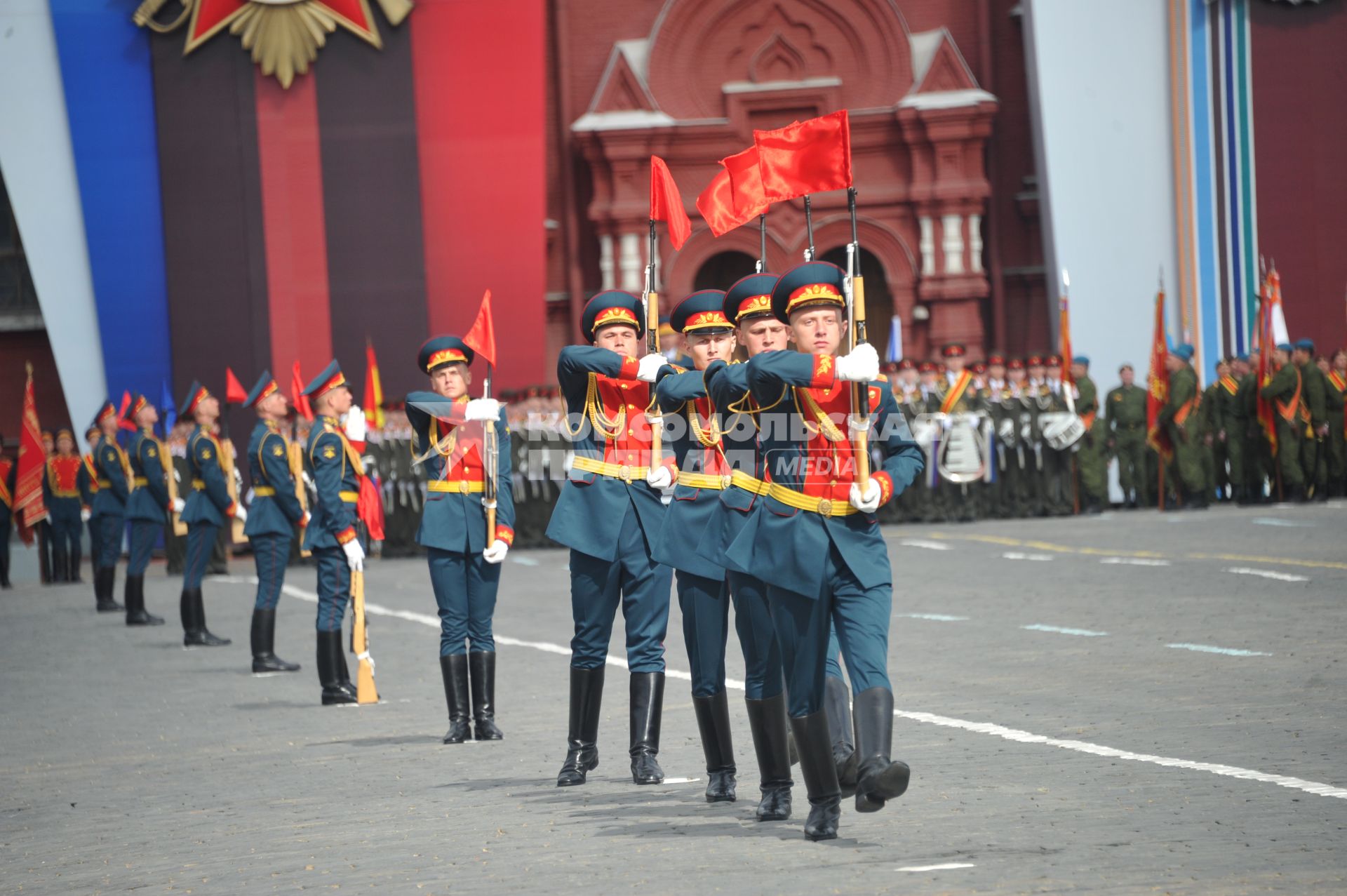 09 мая 2011г. Москва. Красная площадь. Парад, посвященный 66-й годовщине Победы в Великой Отечественной войне.