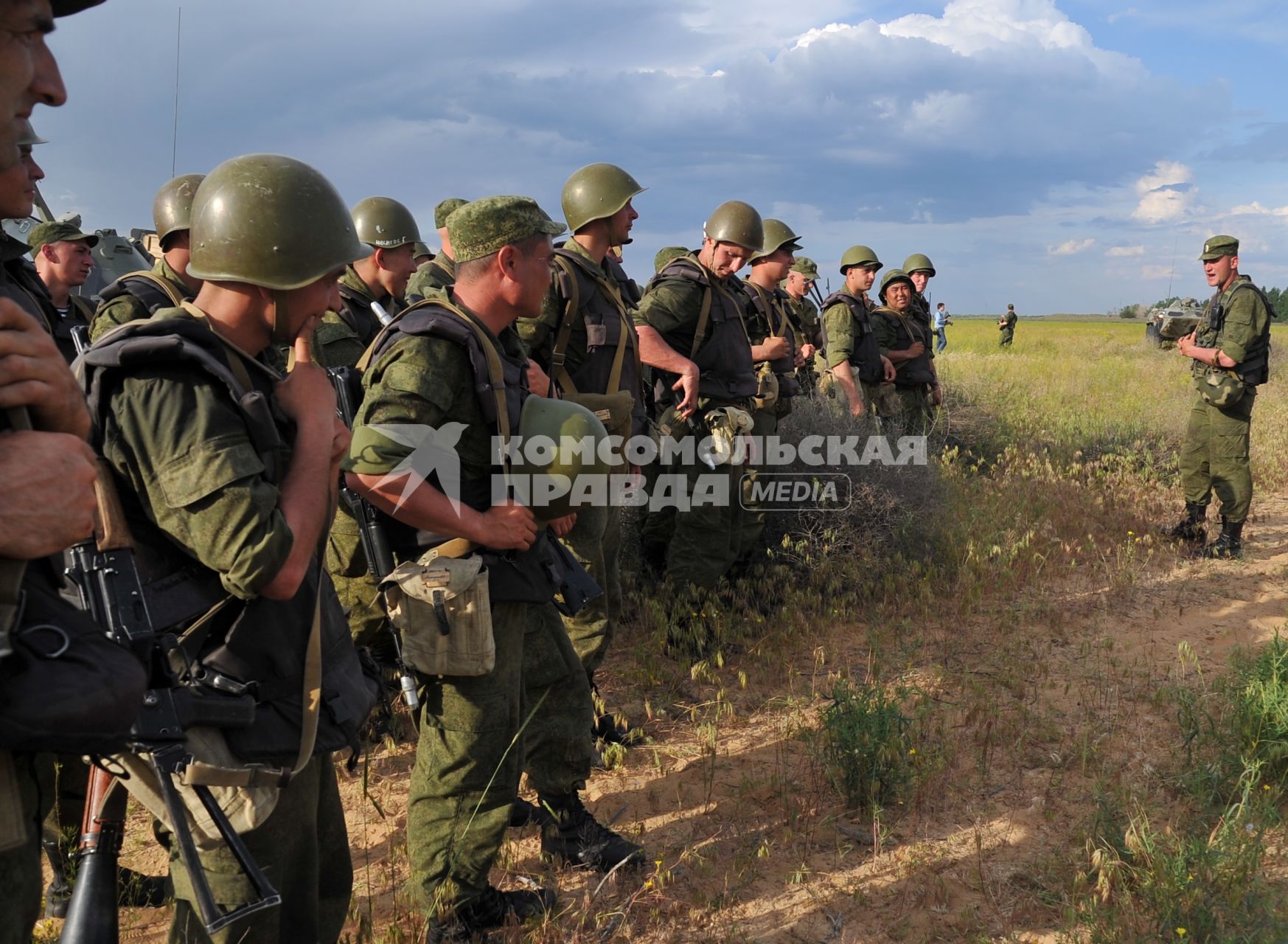 Учения. Армия. Военная подготовка. Полигон. 24 мая 2011 г.