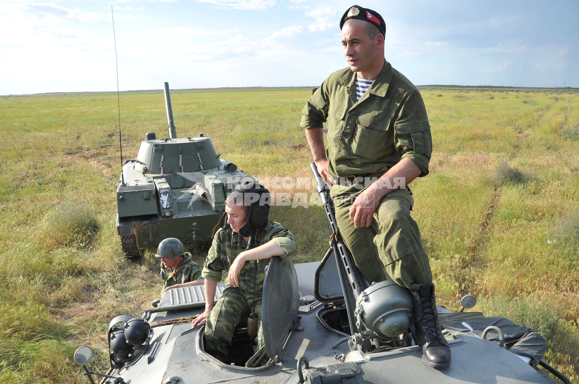 Учения. Армия. Военная подготовка. Боевая техника. Танк. Полигон. Танкист. 24 мая 2011 г.