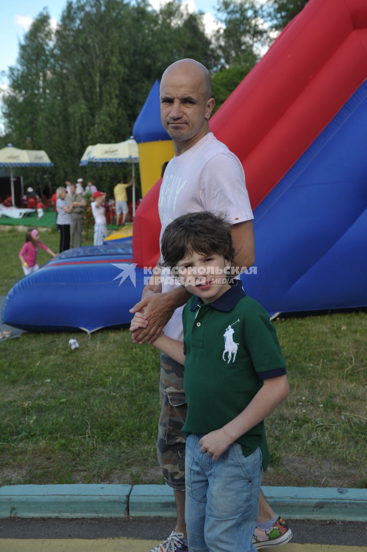 Егор Дружинин и его сын Тихон, Москва, 5 июня 2011 года