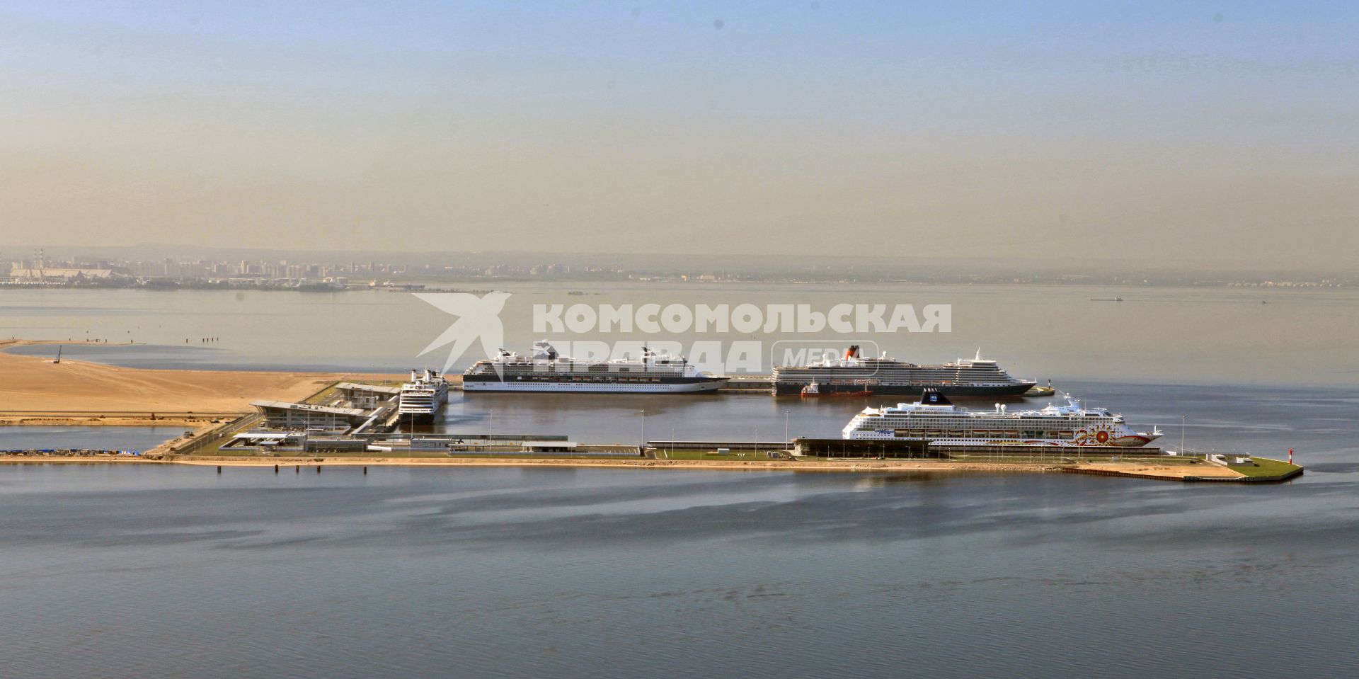 облет КАДа ( кольцевая автодорога ) на вертолете 
санкт-петербург
пасажирский порт морской  фасад 
09.06.2011