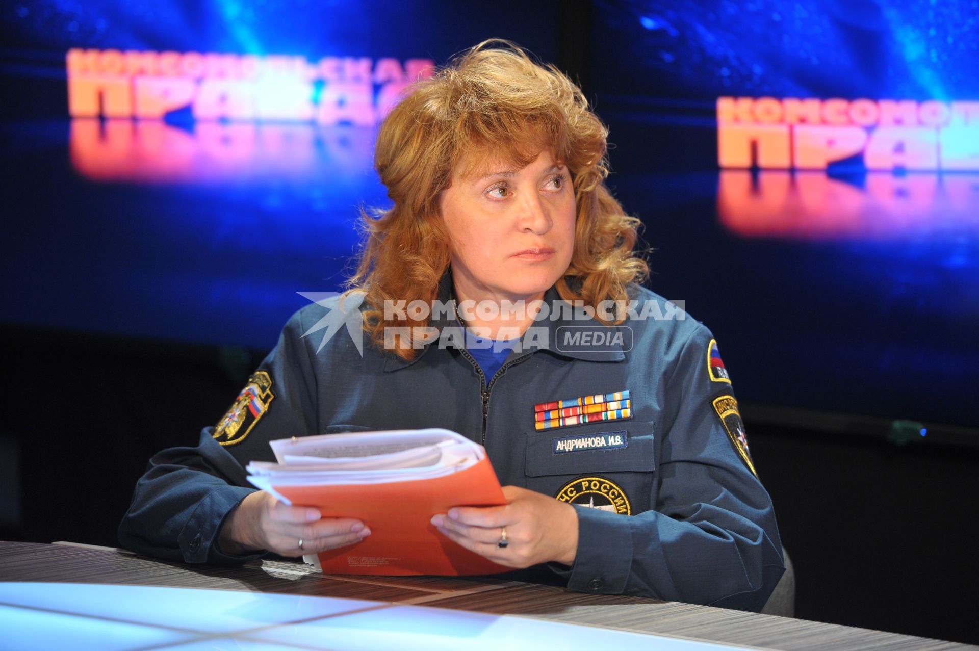 Начальник управления информации МЧС России Ирина Андрианова в студии ТВ КП 2 июня 2011 года.