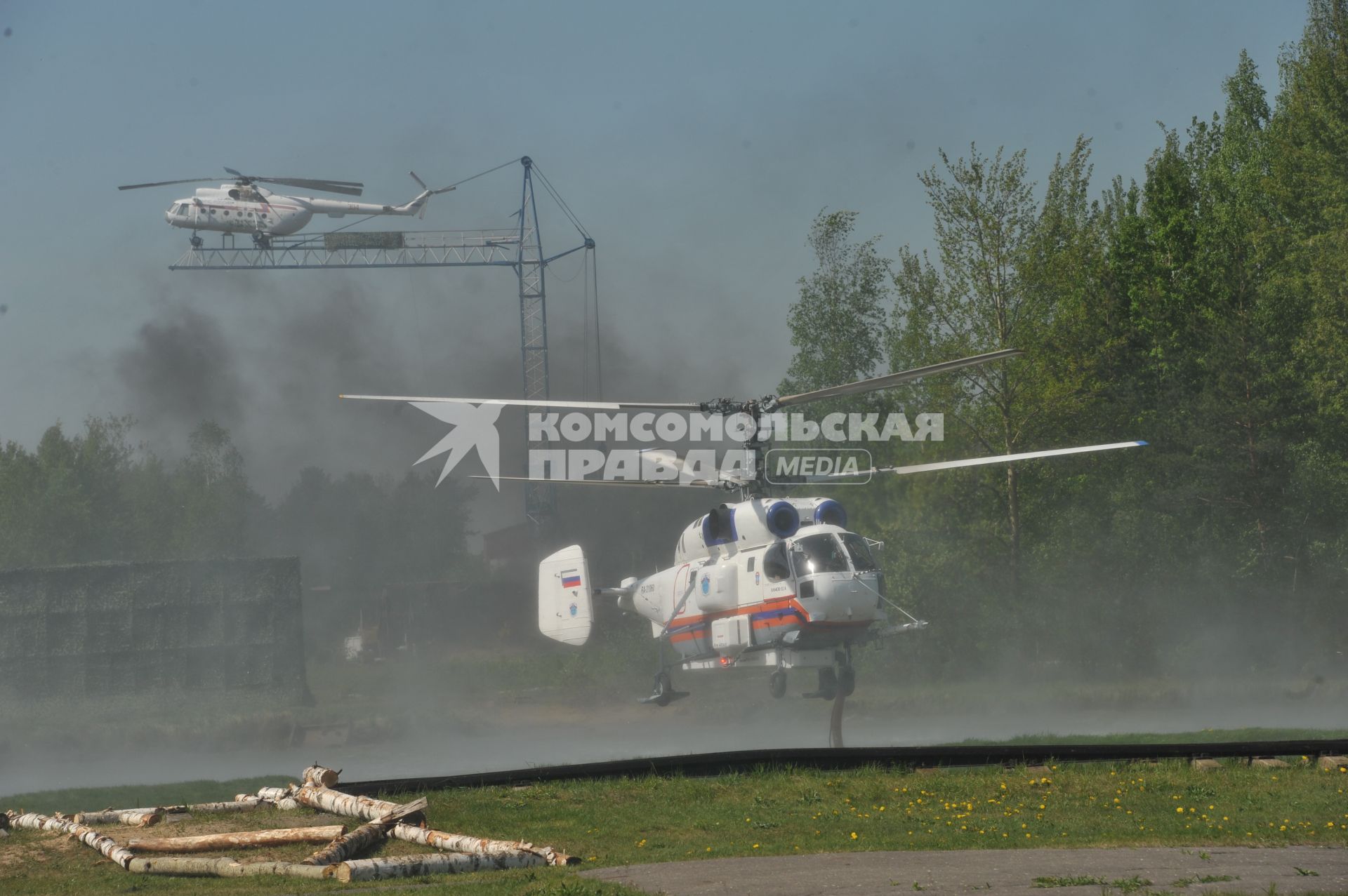 Вертолет  RA - 31060 во время учений МВД и МЧС России в Ногинске. 20 мая 2011 г.