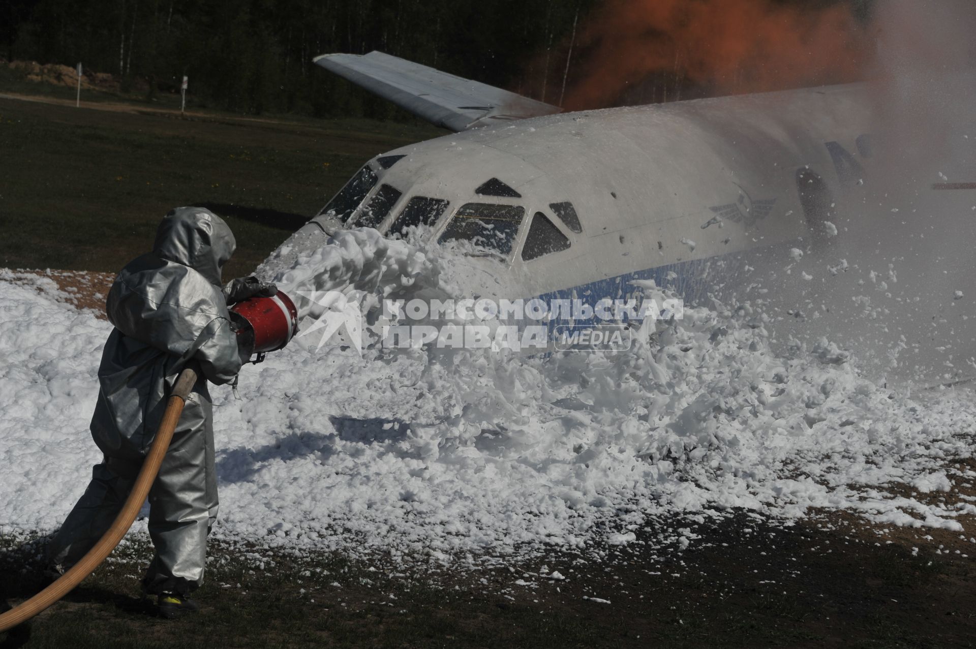 Тушение самолета потерпевшего крушение. Крушение Самолета Ту - 134А-3.  Учения МВД и МЧС России в Ногинске. 20 мая 2011 г.