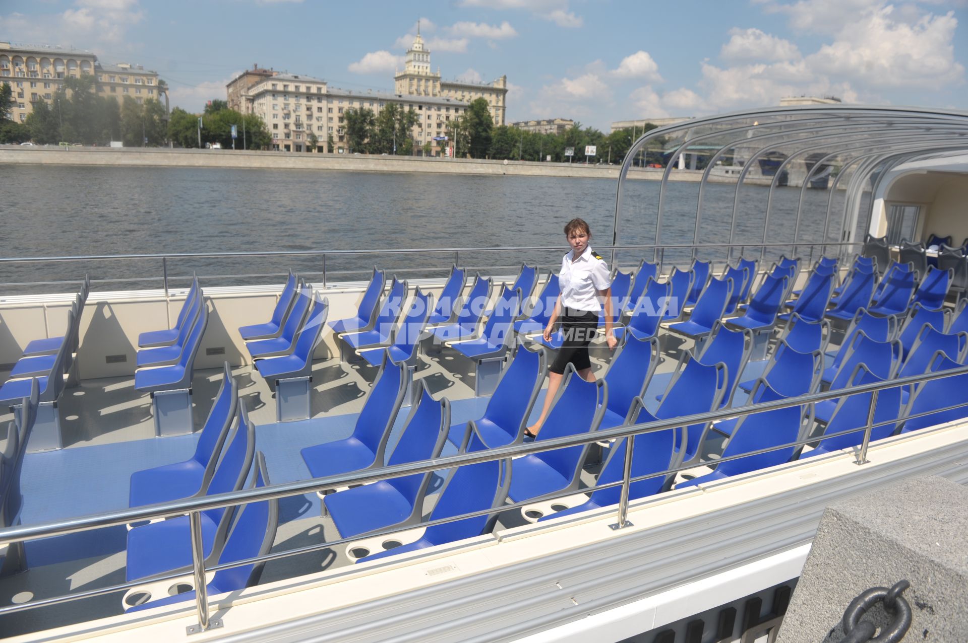 Презентация нового теплохода СТОЛИЦА на Москве- реке, Москва,  1 июля 2011 года.