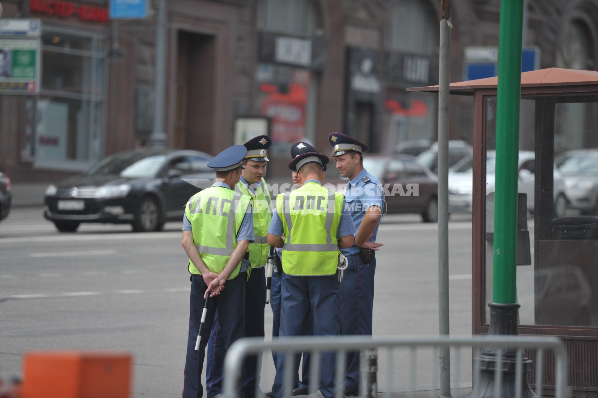 Полицейские на Тверской улице, Москва, 14 июля 2011 года.