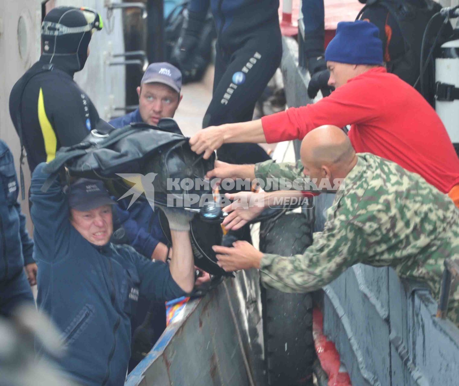 В Куйбышевском водохранилище на Волге затонул теплоход Булгария. Спасатели.