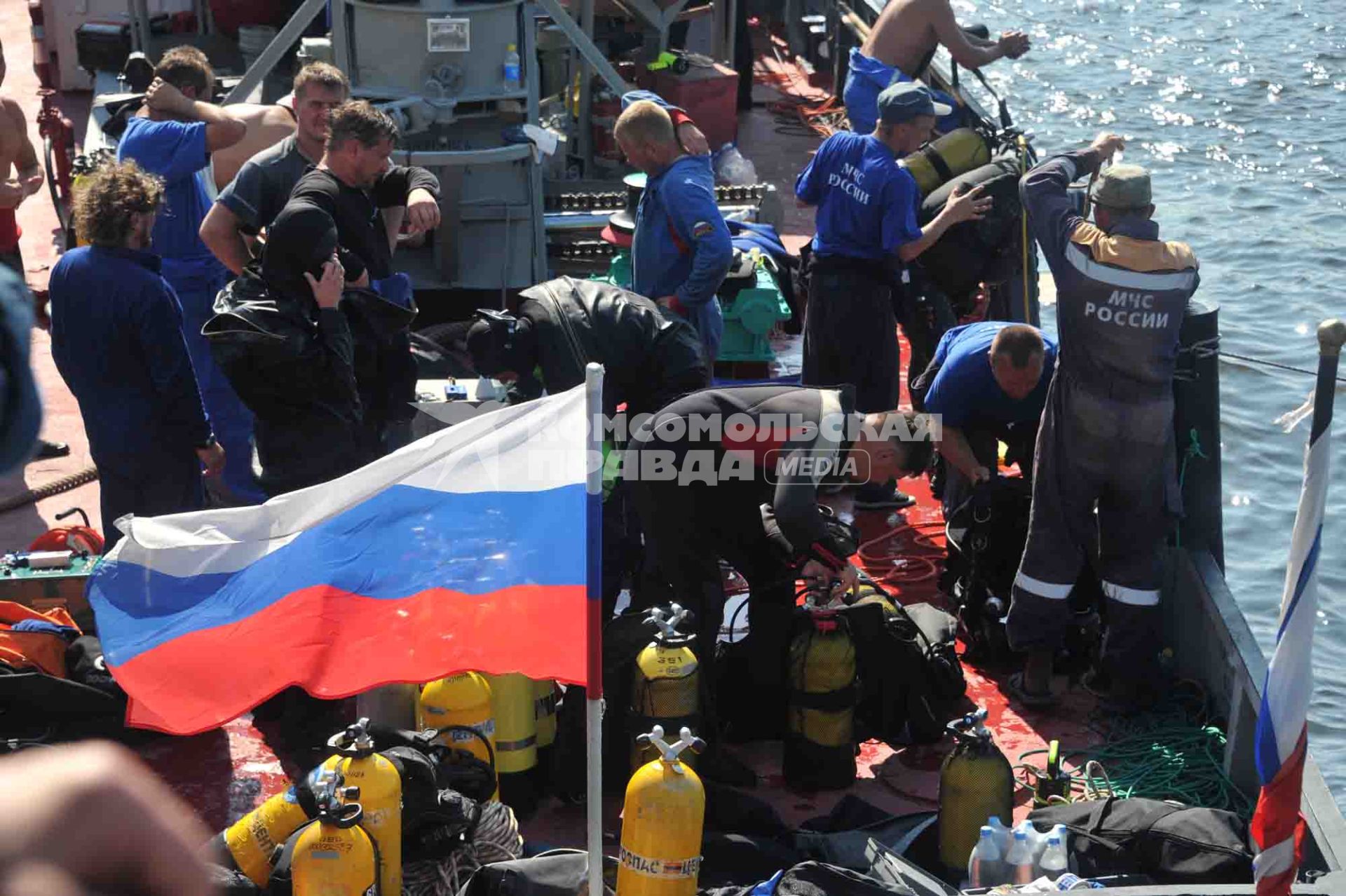 В Куйбышевском водохранилище на Волге затонул теплоход Булгария. Спасатели.