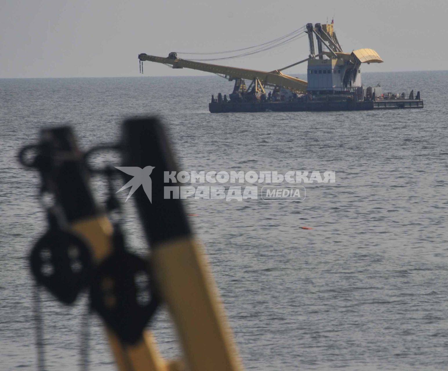 В Куйбышевском водохранилище на Волге затонул теплоход Булгария. Спасательные работы. Техника для подъема корабля.