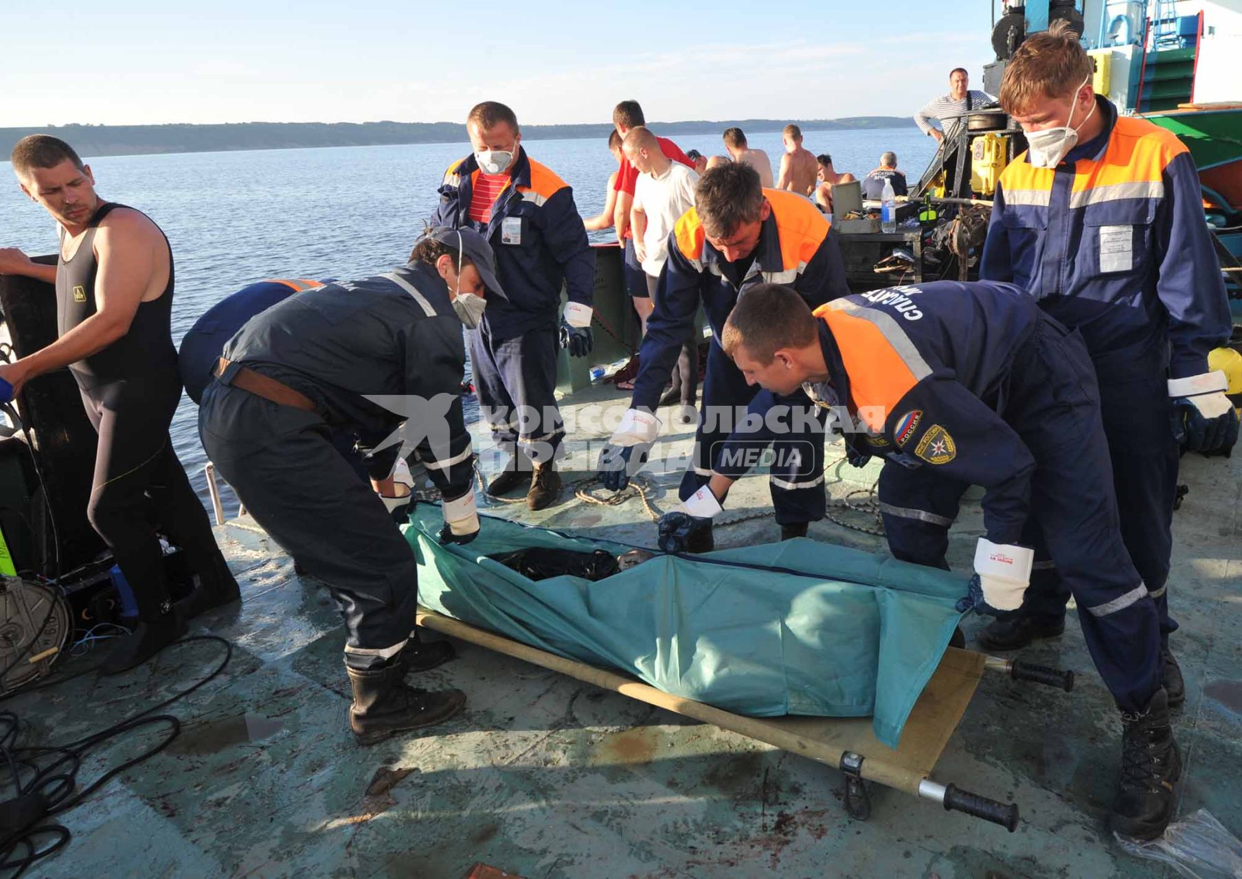 В Куйбышевском водохранилище на Волге затонул теплоход Булгария. Спасательные работы. Погибшие.