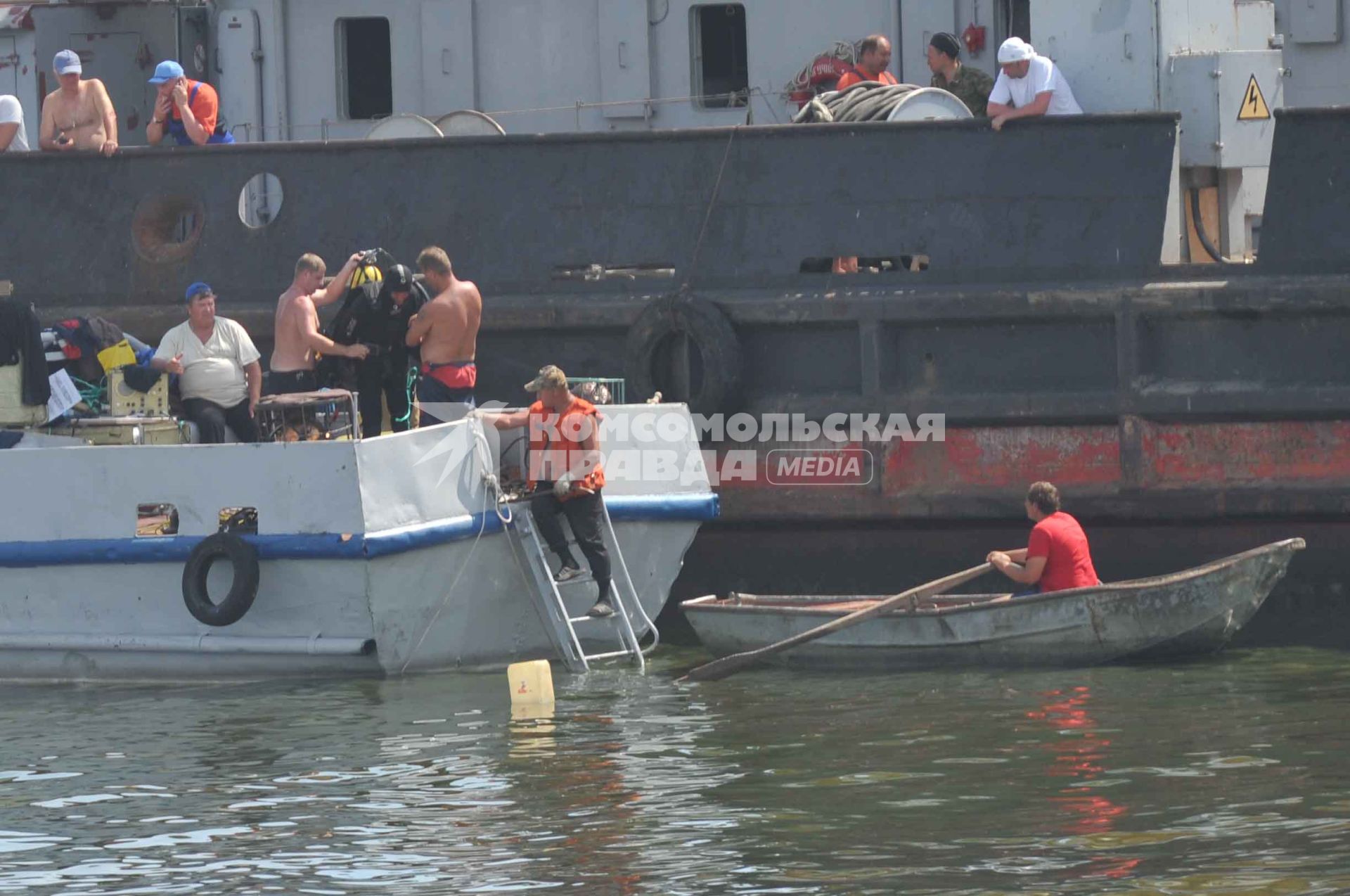 В Куйбышевском водохранилище на Волге затонул теплоход Булгария. Подъем корабля. Спасатели.